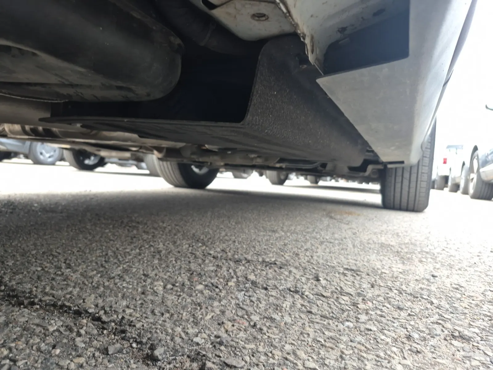 Undercarriage - Passenger Photo