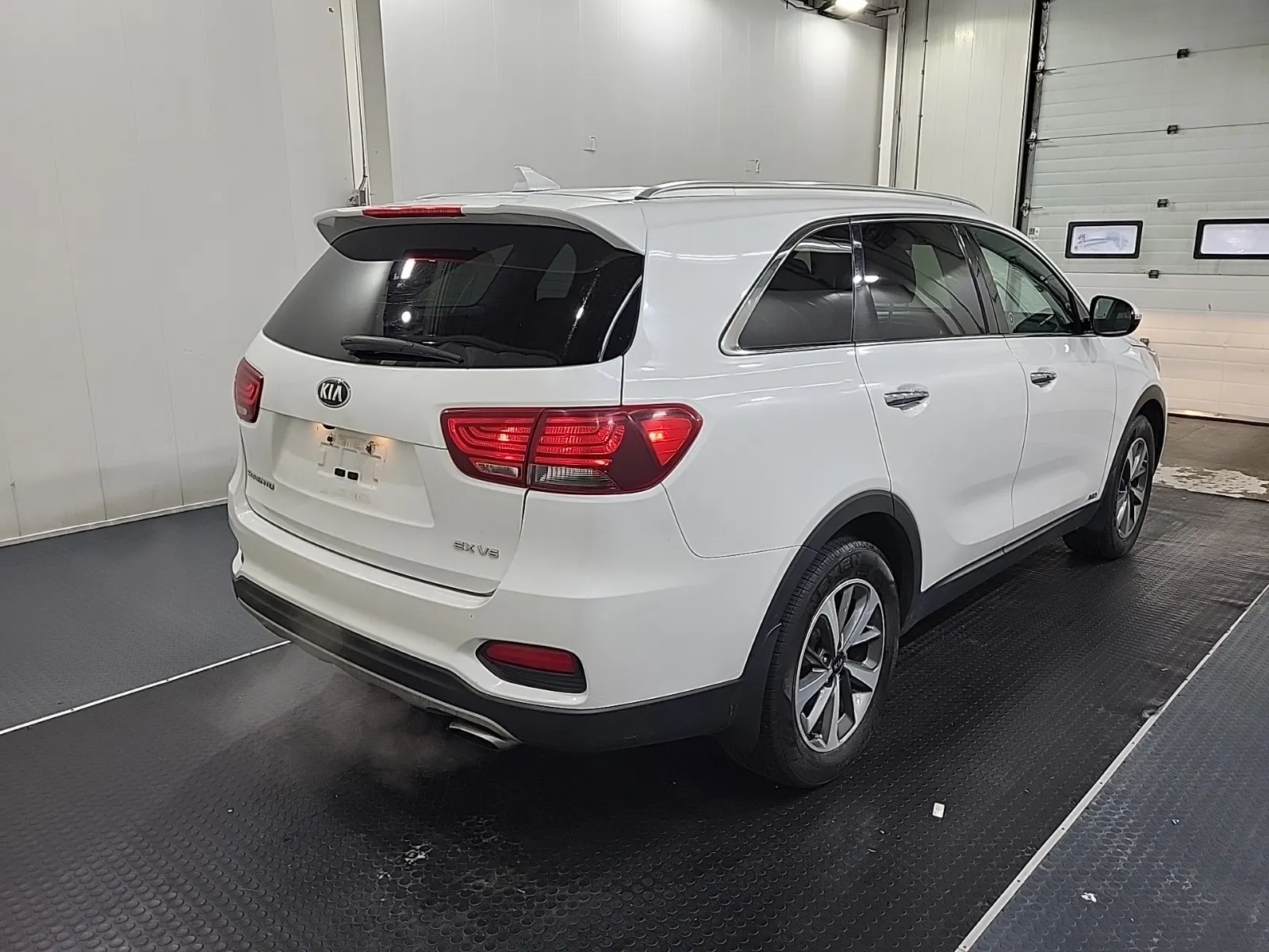 Passenger Rear 3/4 Photo