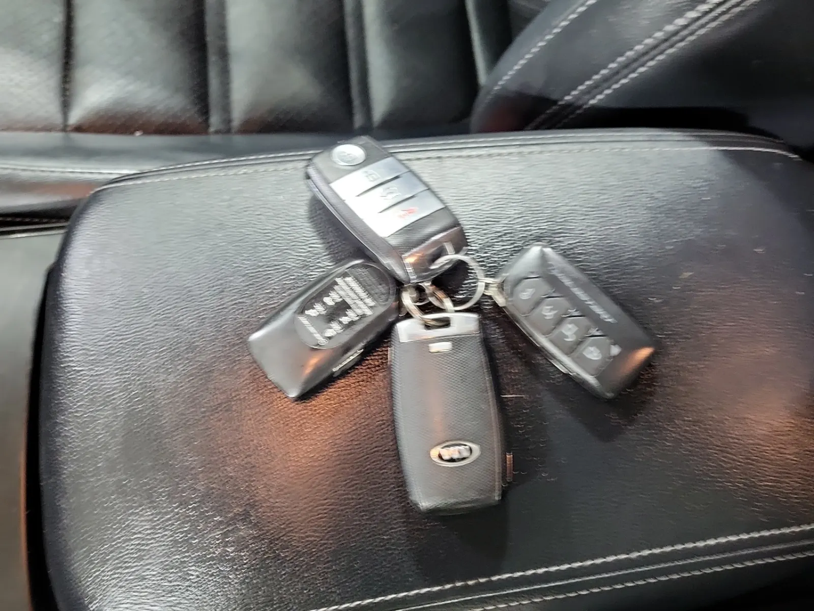 Keys/Fobs/Manual Photo