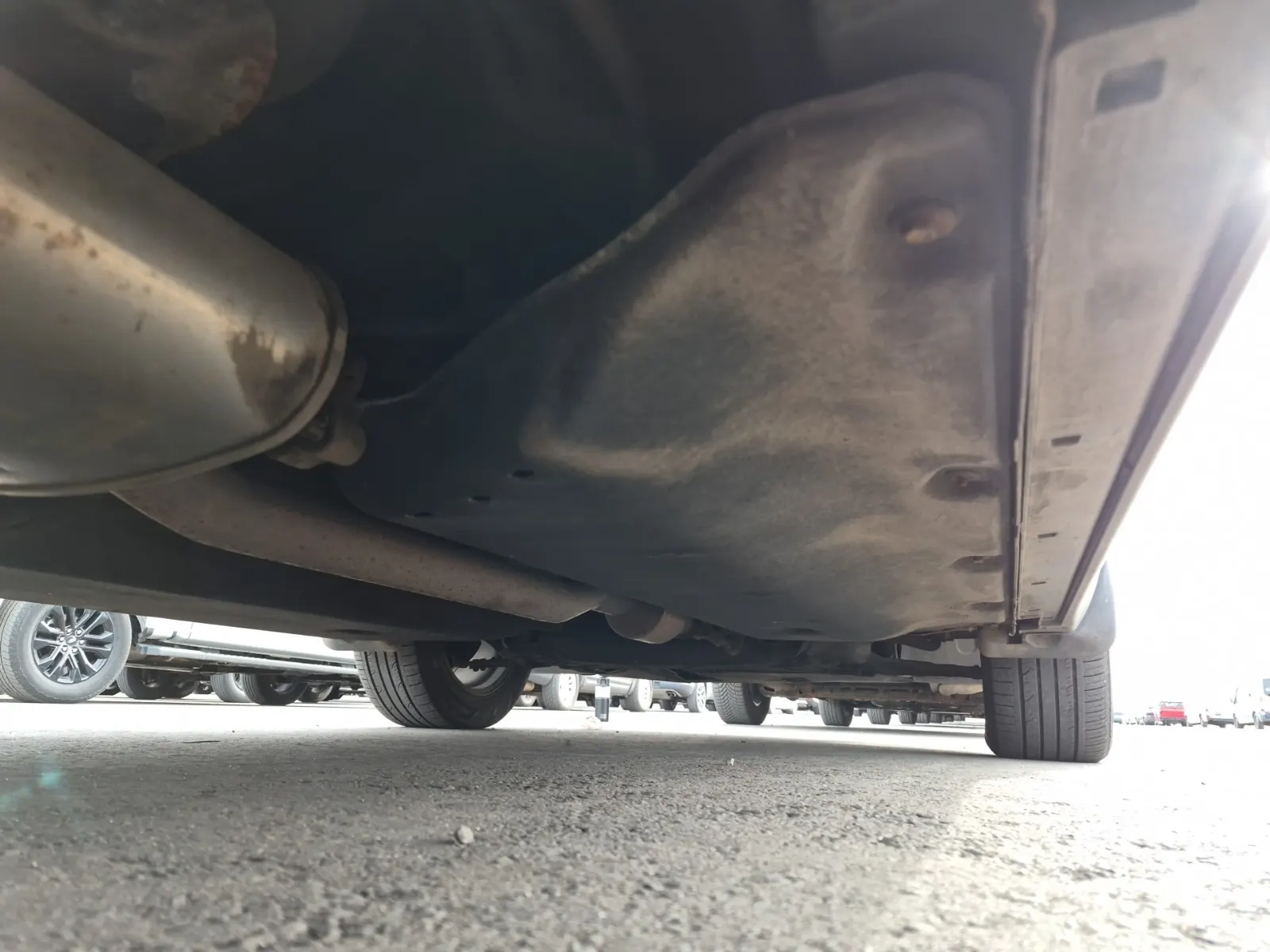 Undercarriage - Passenger Photo
