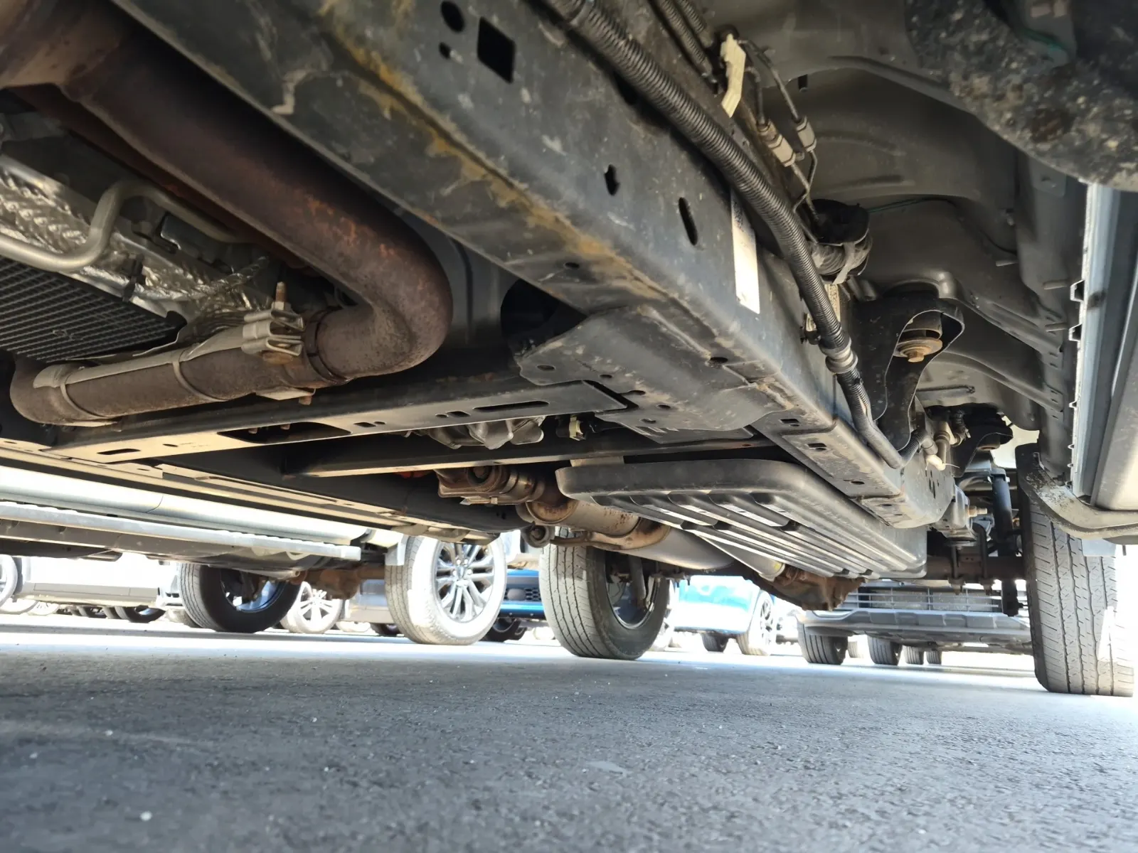 Undercarriage - Driver Photo