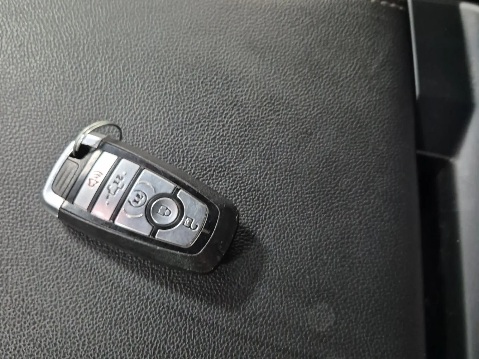 Keys/Fobs/Manual Photo