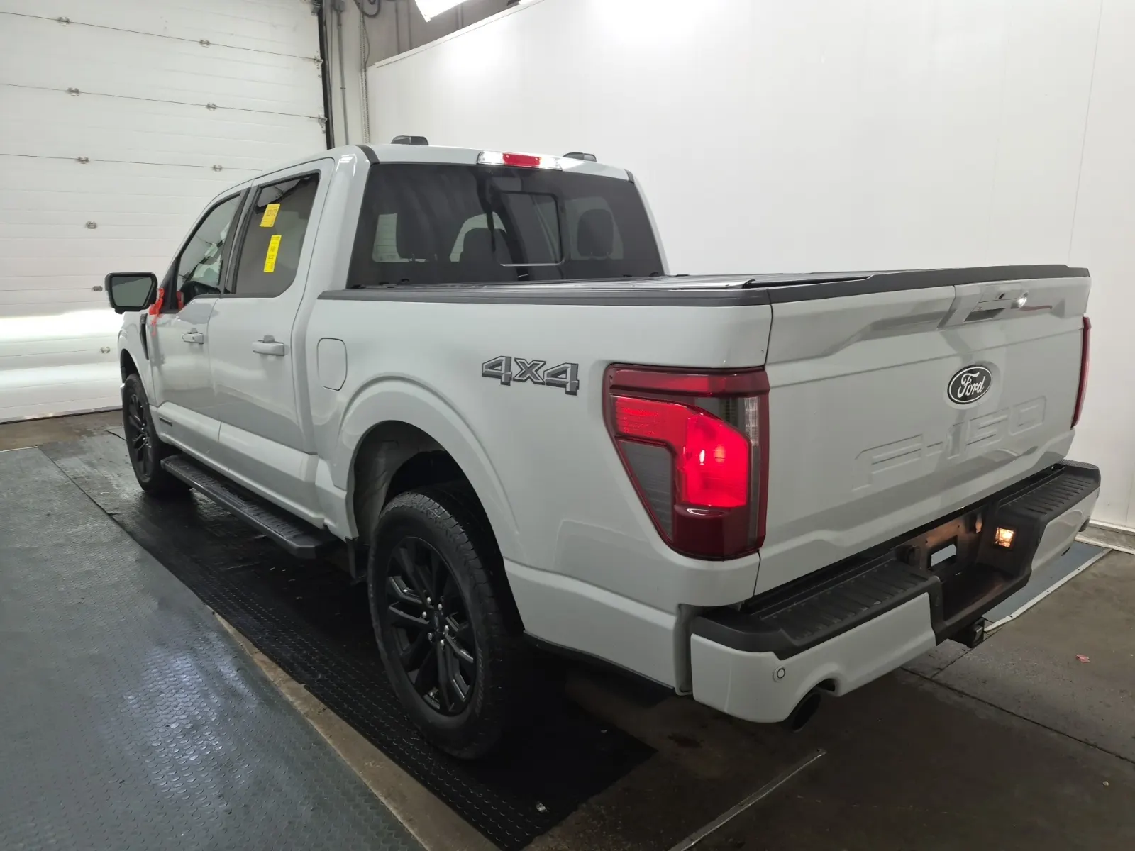 Driver Rear 3/4 Photo