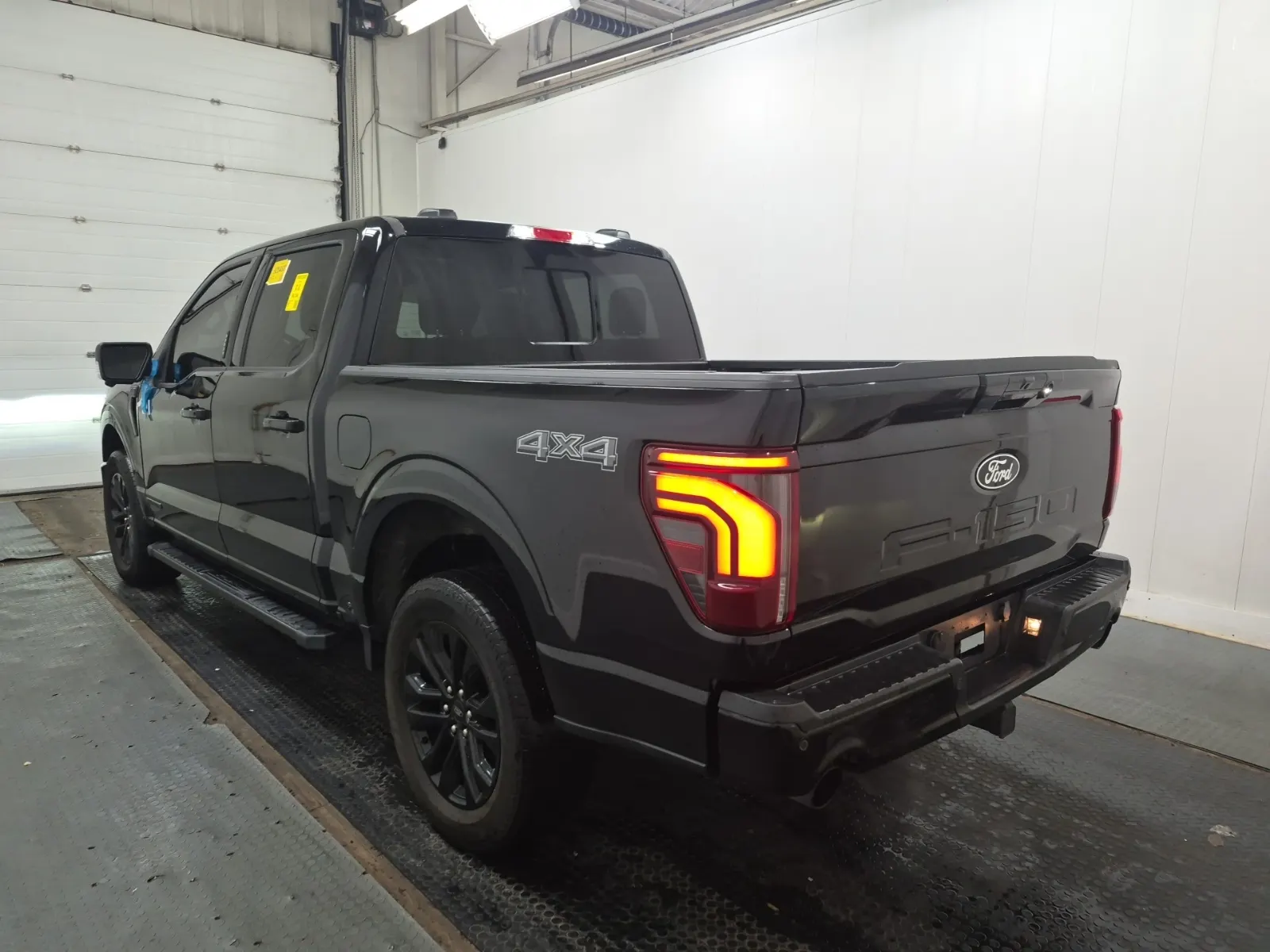 Driver Rear 3/4 Photo