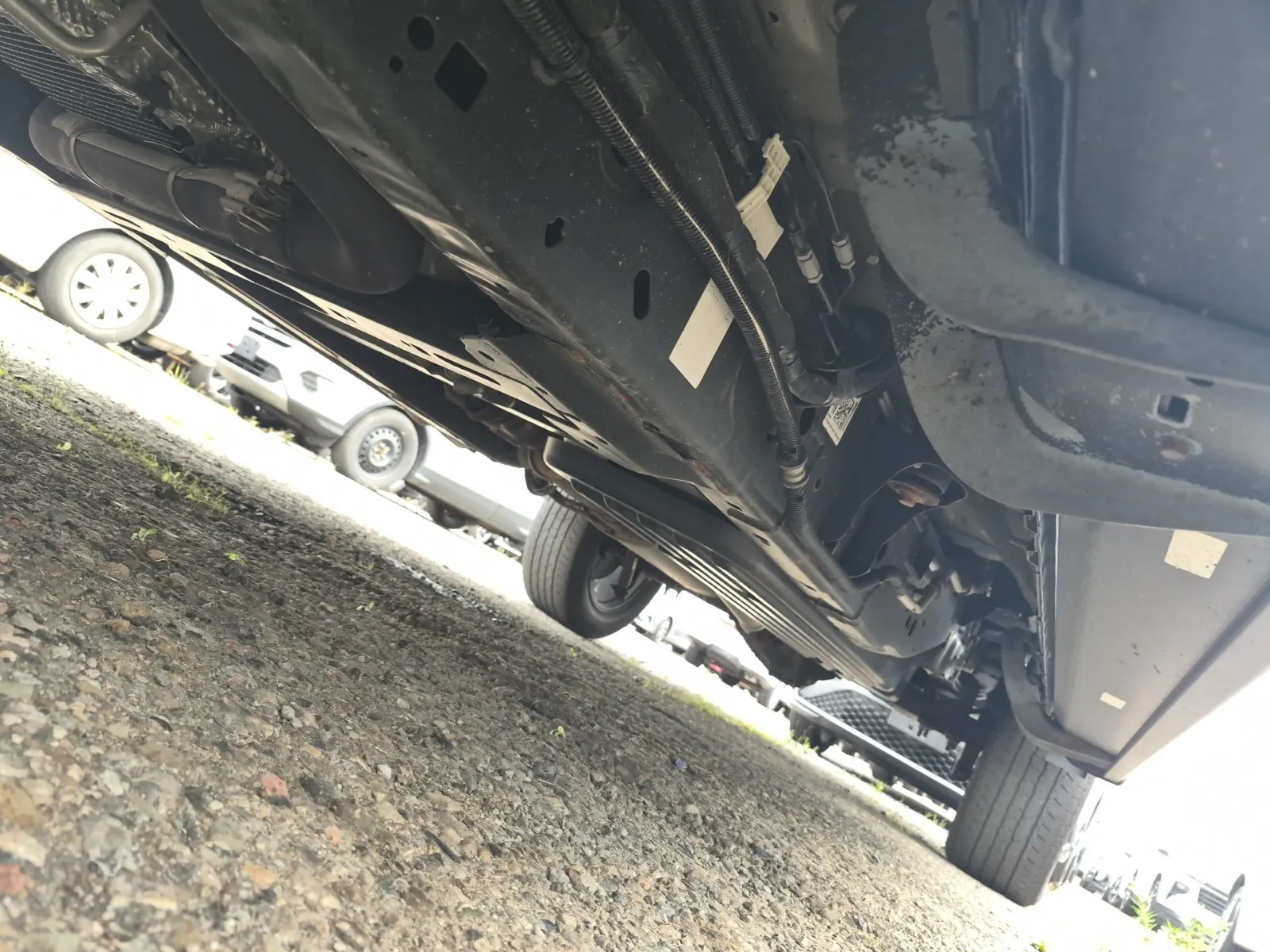Undercarriage - Driver Photo