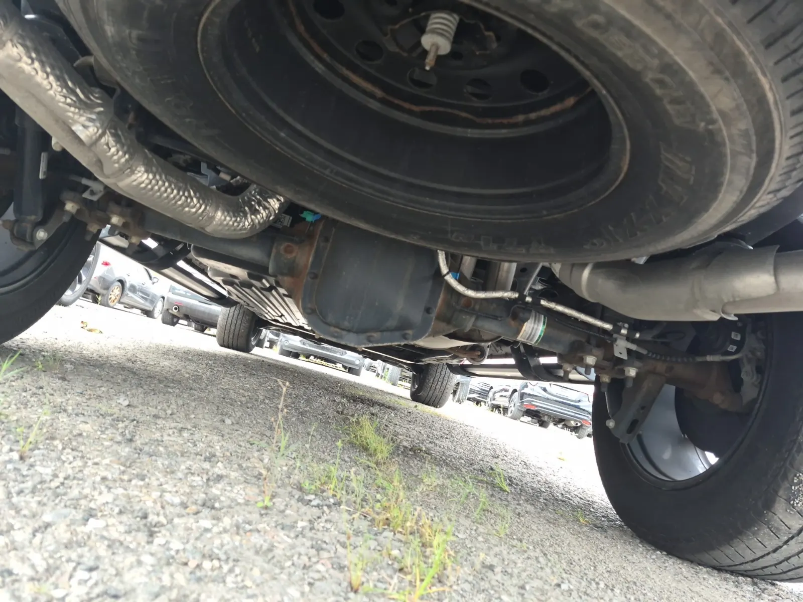 Undercarriage - Rear Photo