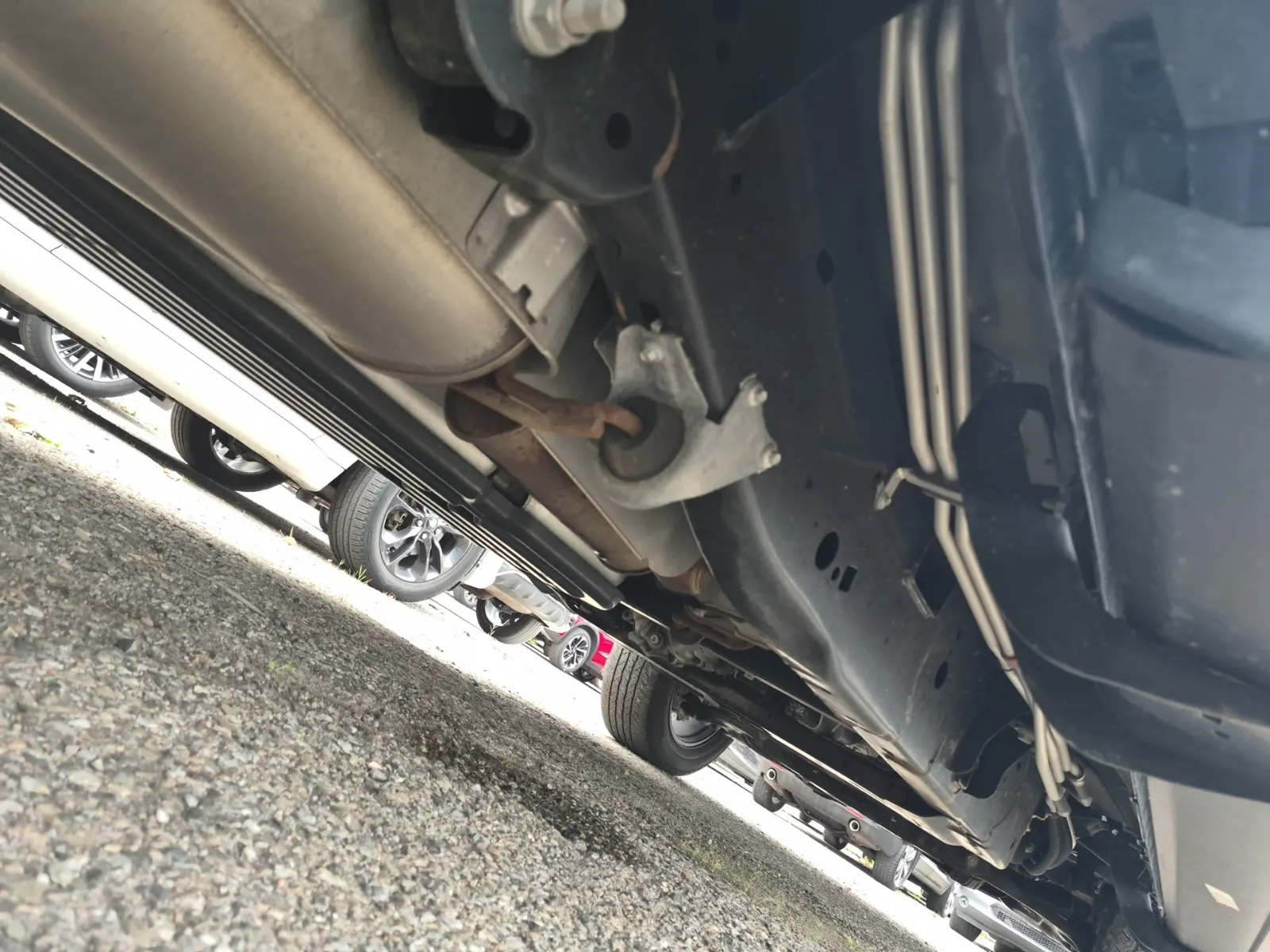 Undercarriage - Passenger Photo