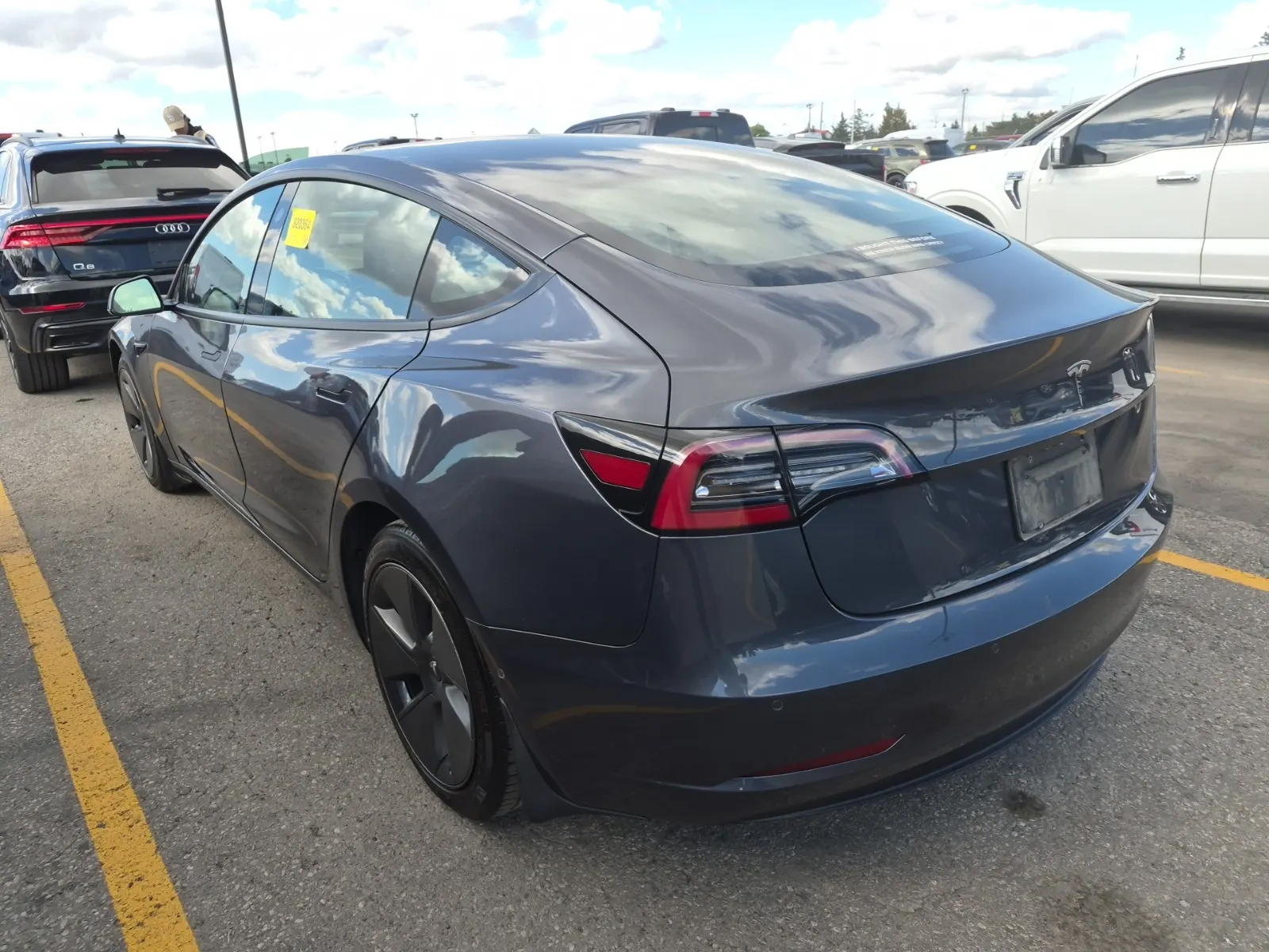 Driver Rear 3/4 Photo
