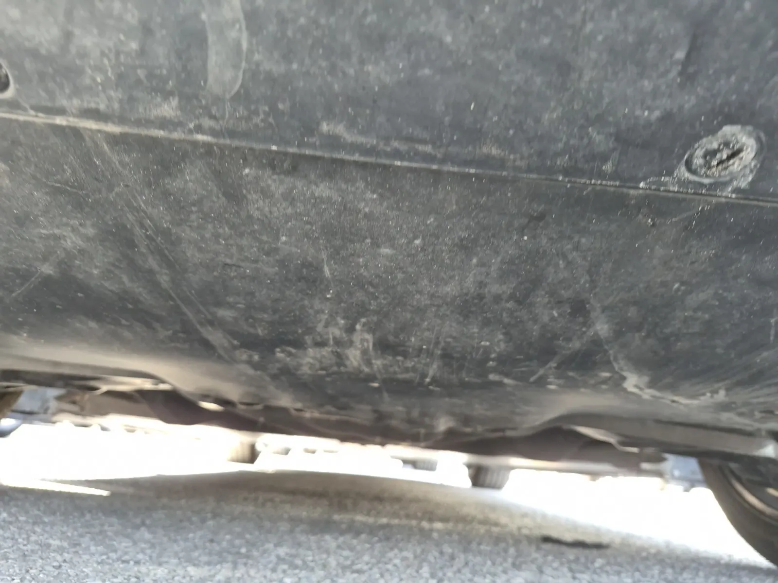 Undercarriage - Rear Photo