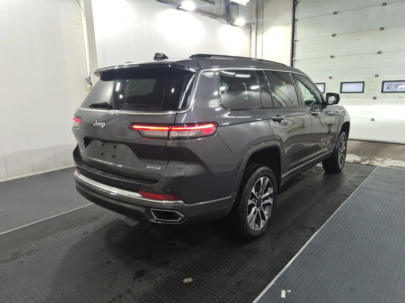 Passenger Rear 3/4 Photo