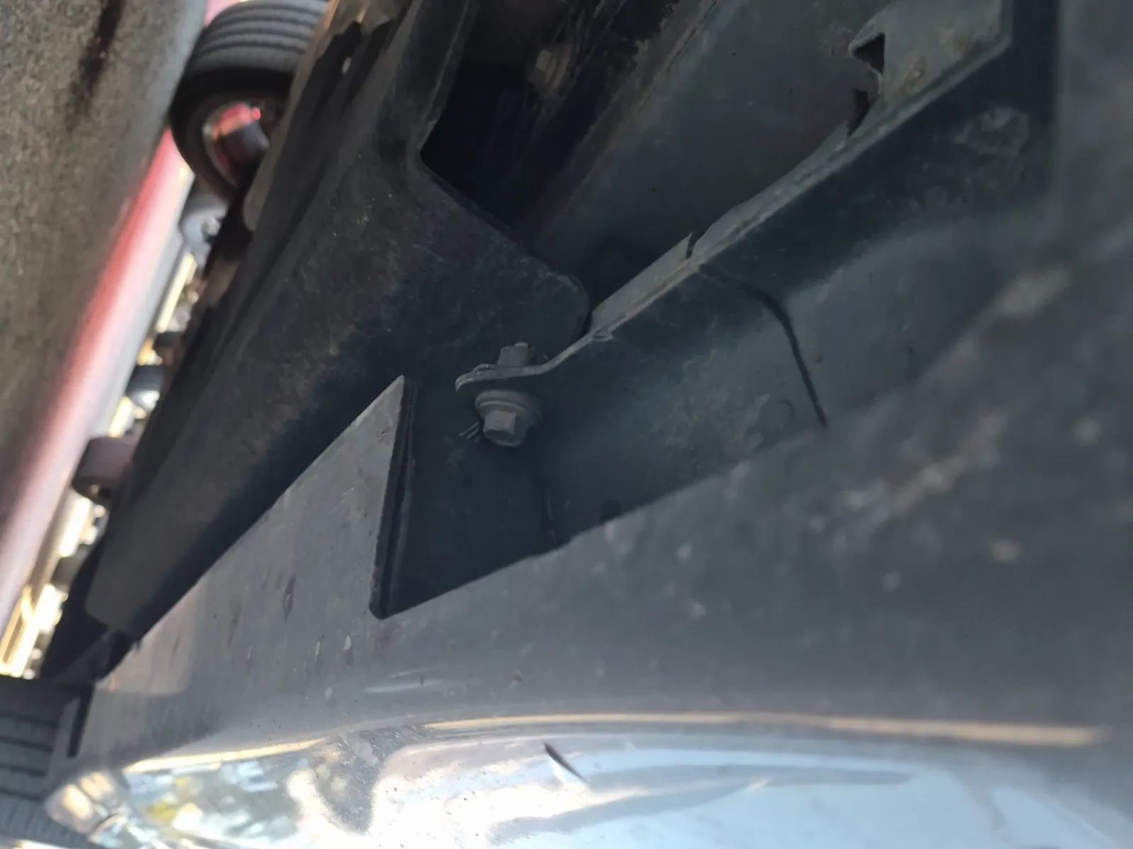 Undercarriage - Driver Photo