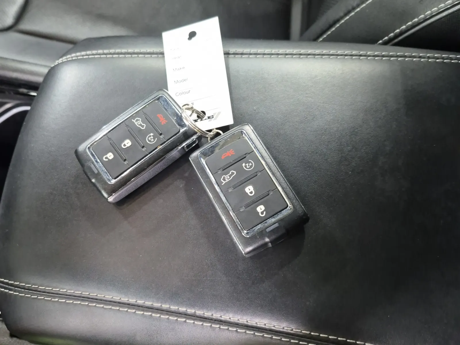 Keys/Fobs/Manual Photo