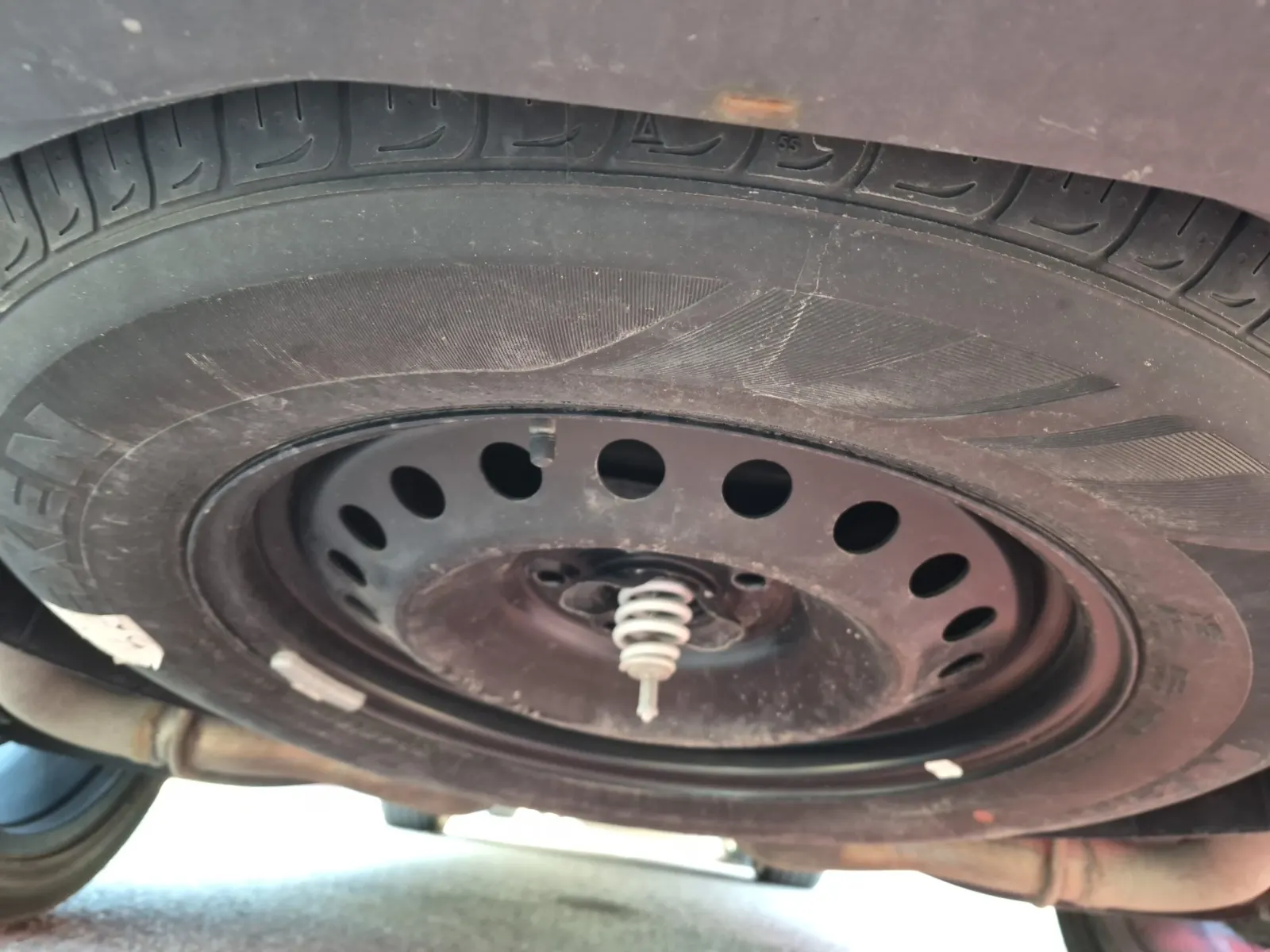 Spare Tire & Wheel Photo