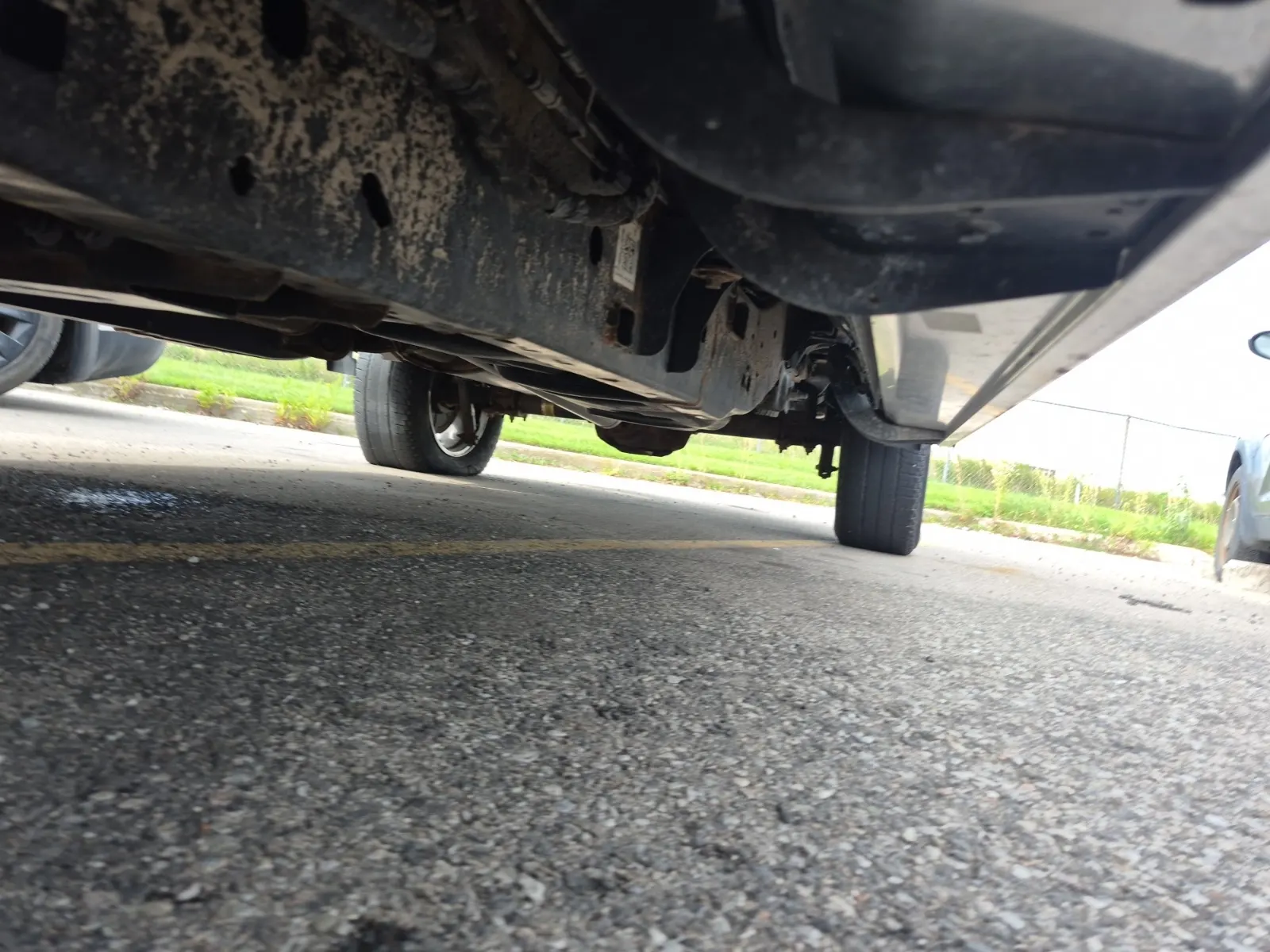 Undercarriage - Driver Photo