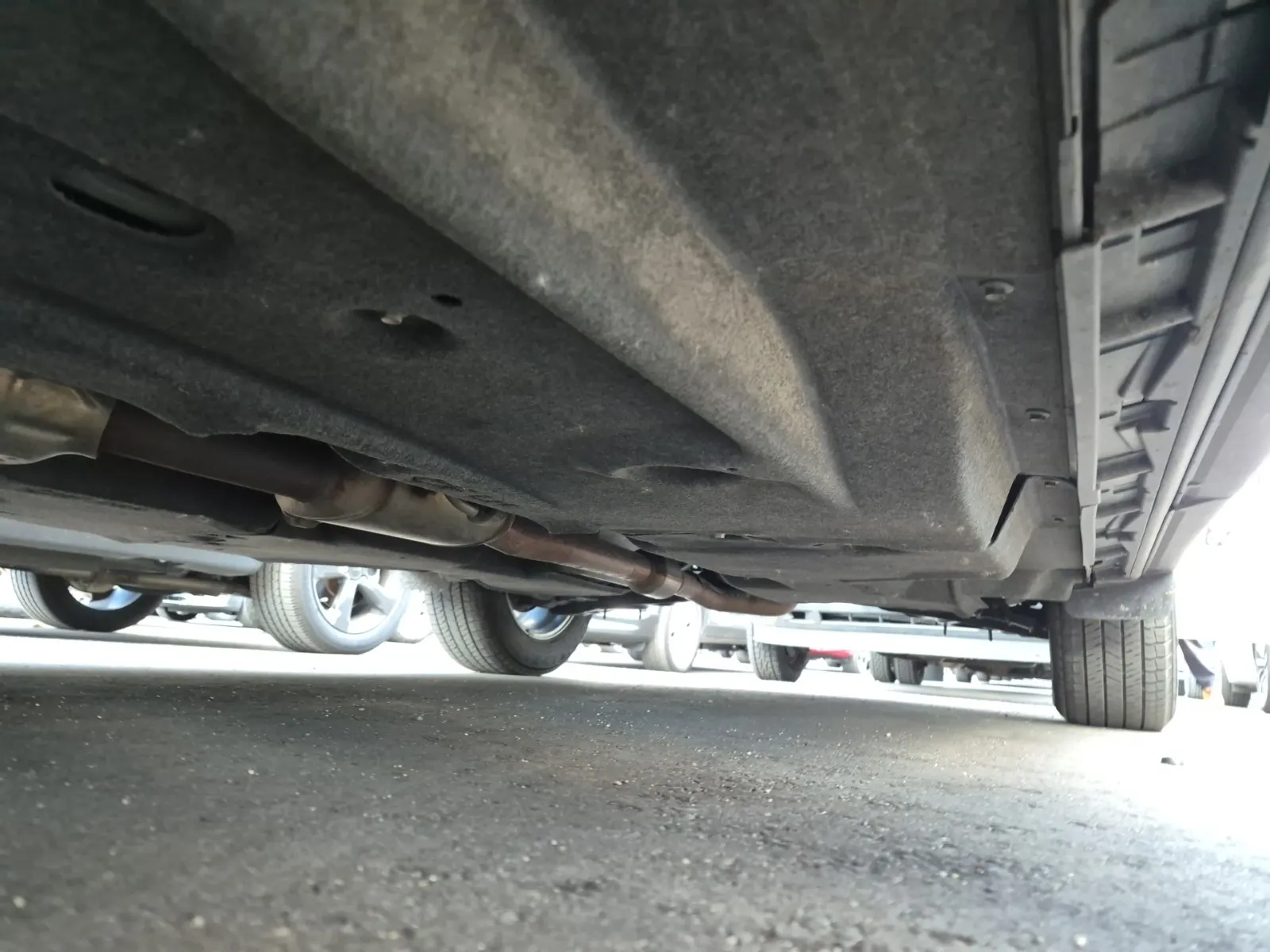 Undercarriage - Driver Photo
