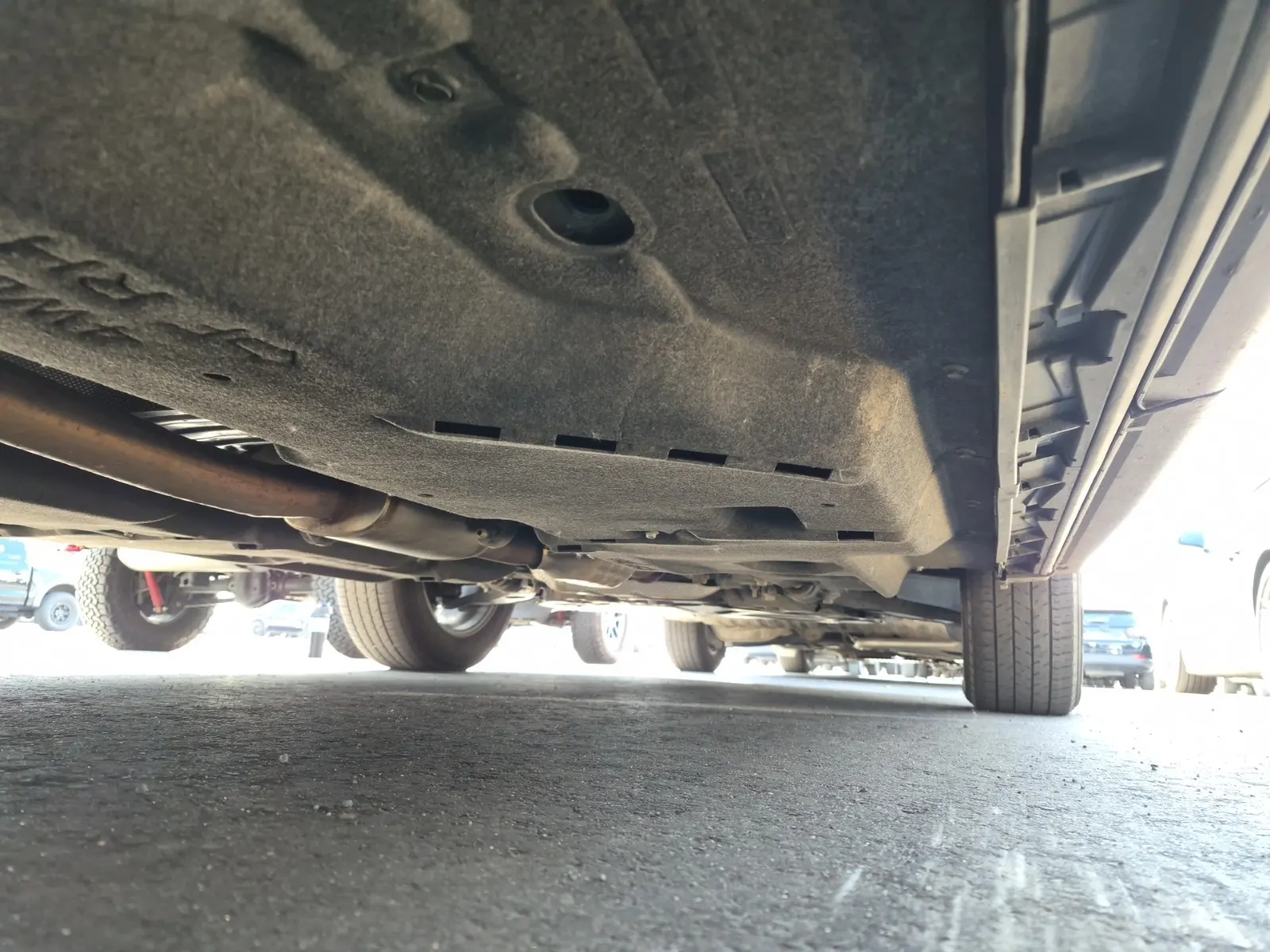 Undercarriage - Passenger Photo