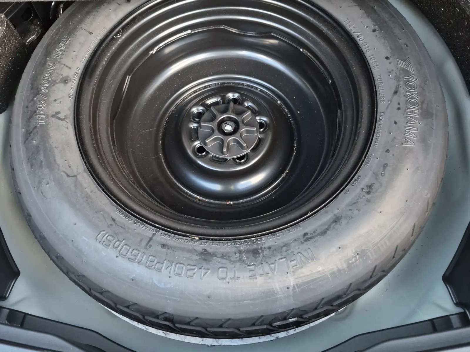 Spare Tire & Wheel Photo