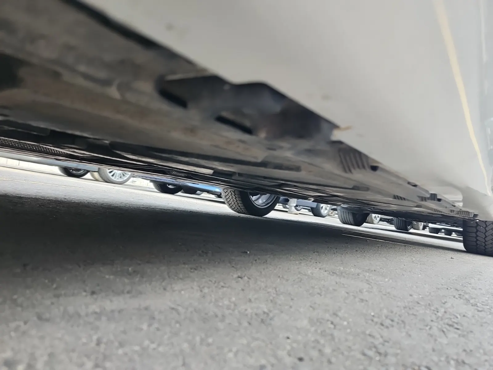 Undercarriage - Driver Photo