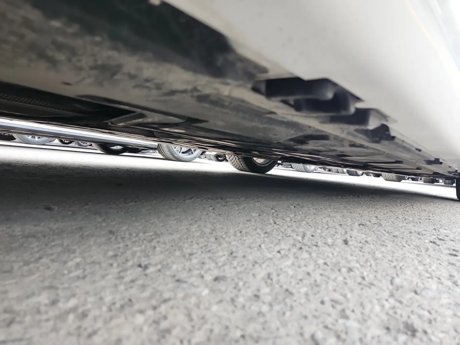 Undercarriage - Passenger Photo