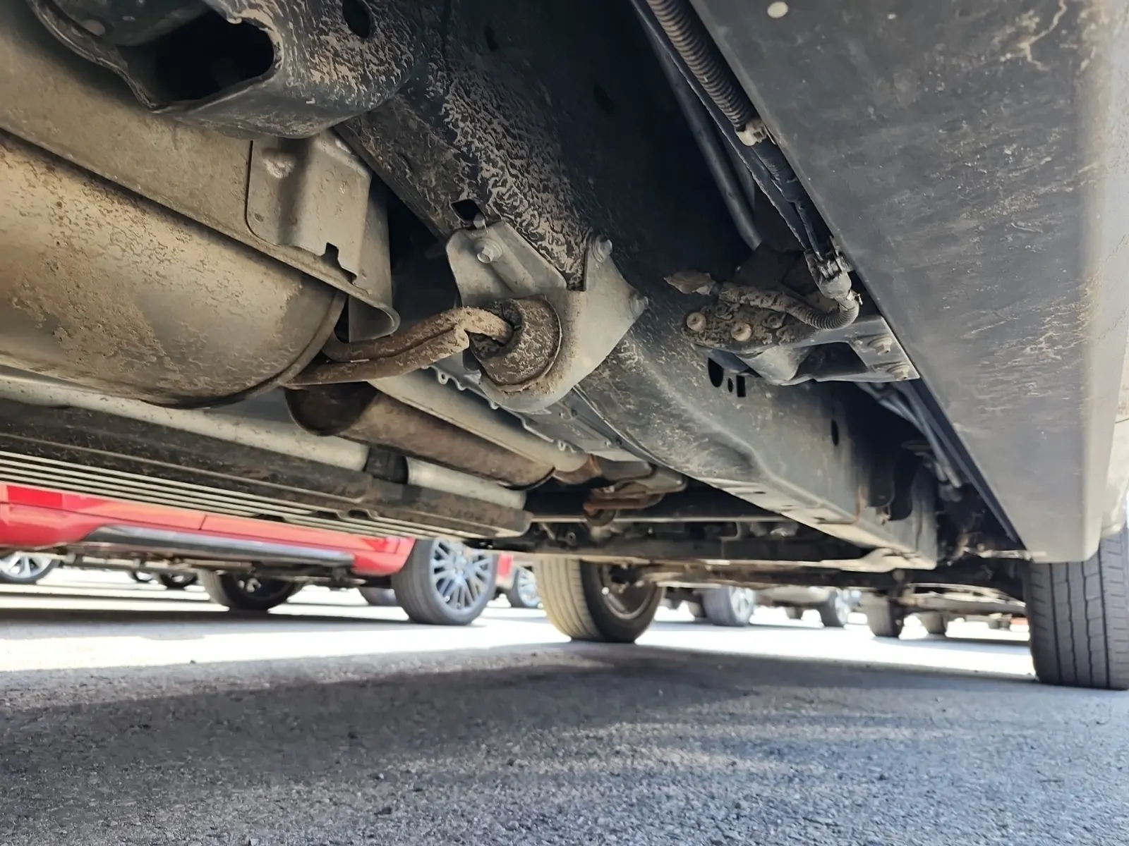 Undercarriage - Passenger Photo