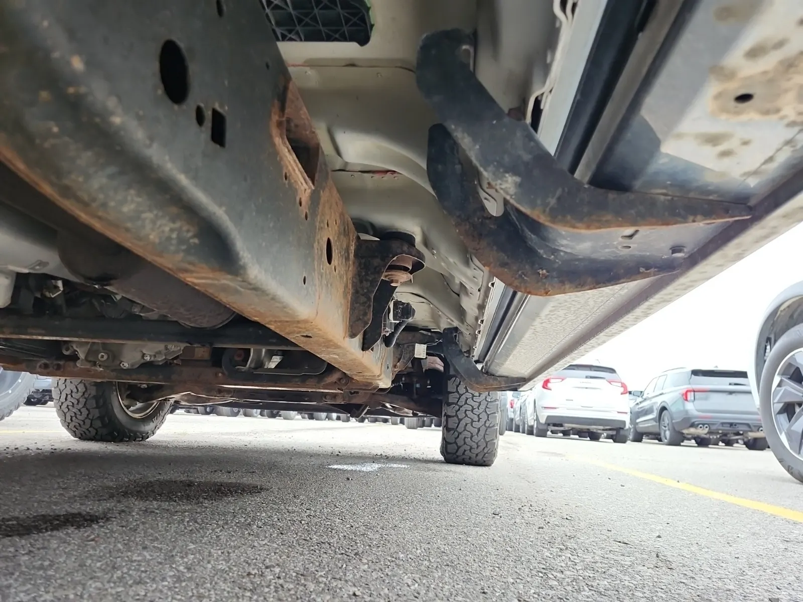 Undercarriage - Passenger Photo
