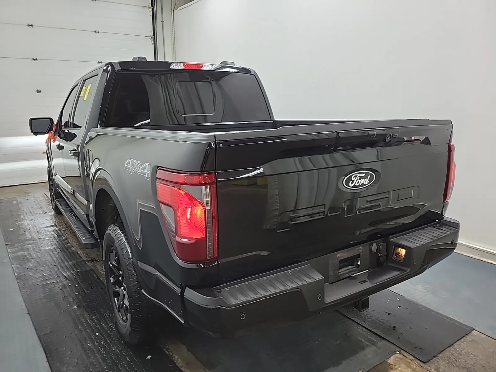 Driver Rear 3/4 Photo