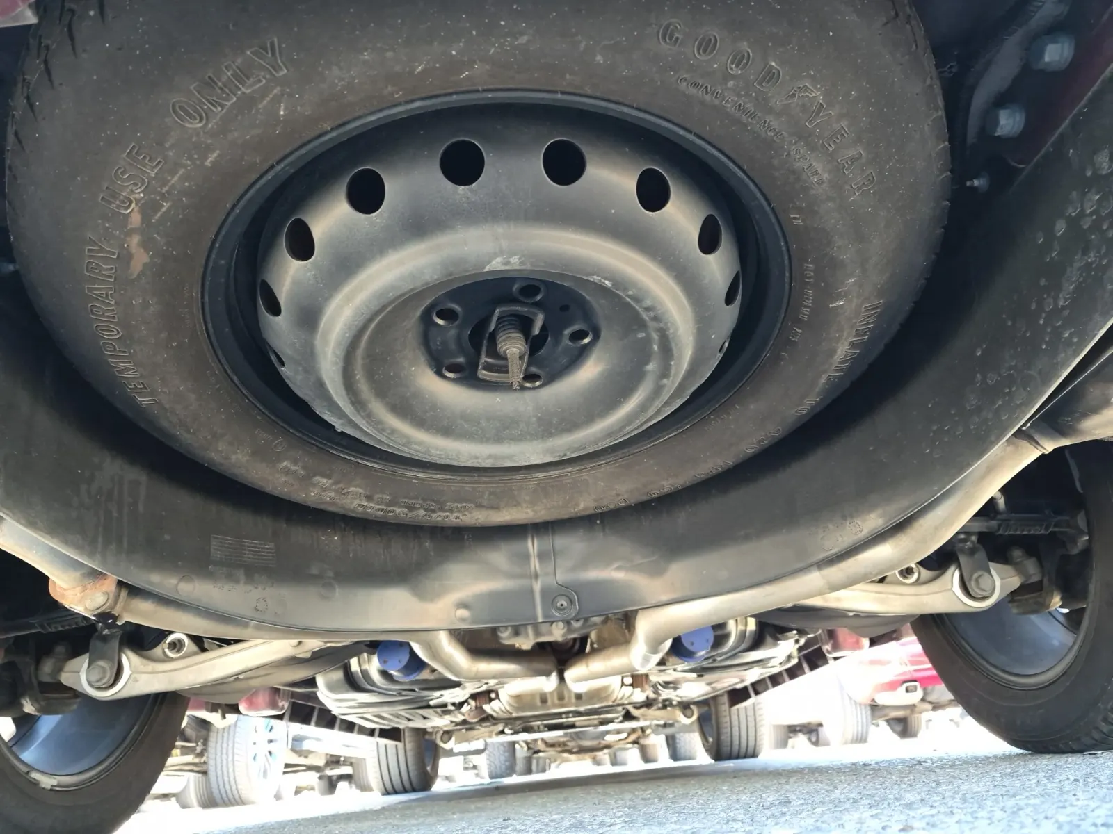 Undercarriage - Rear Photo