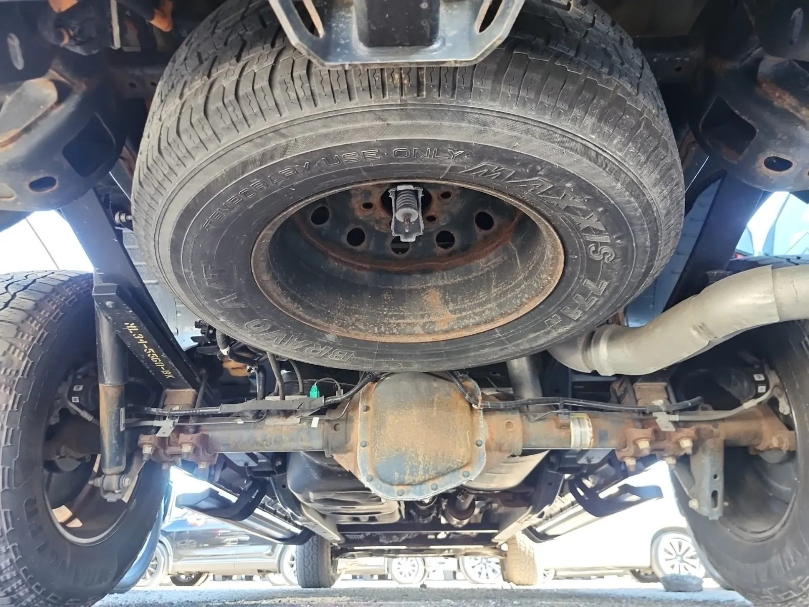 Undercarriage - Rear Photo