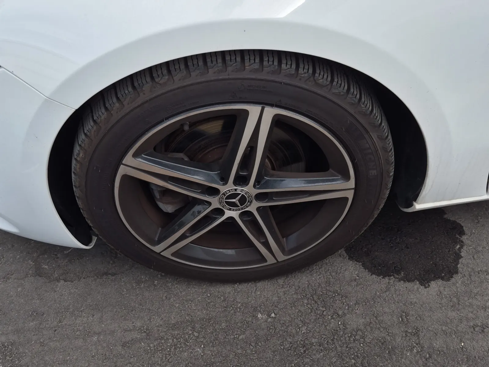 Front driver wheel/tire photo