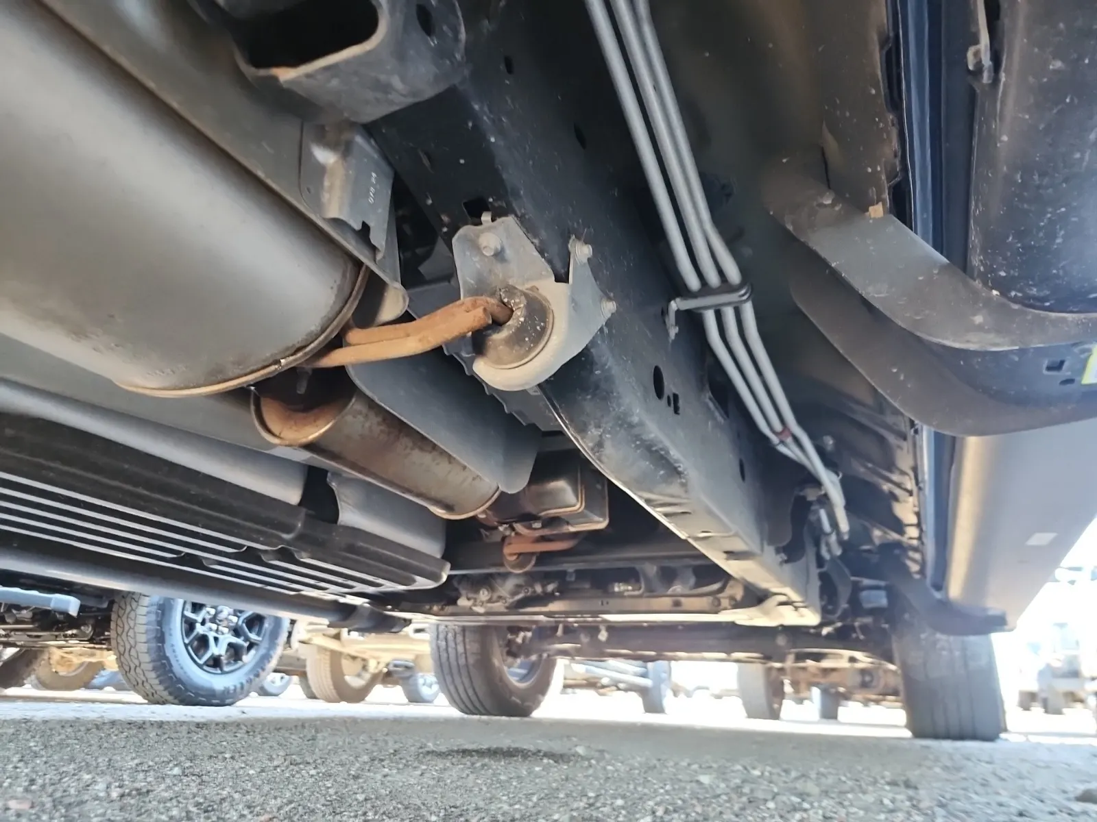 Undercarriage - Passenger Photo