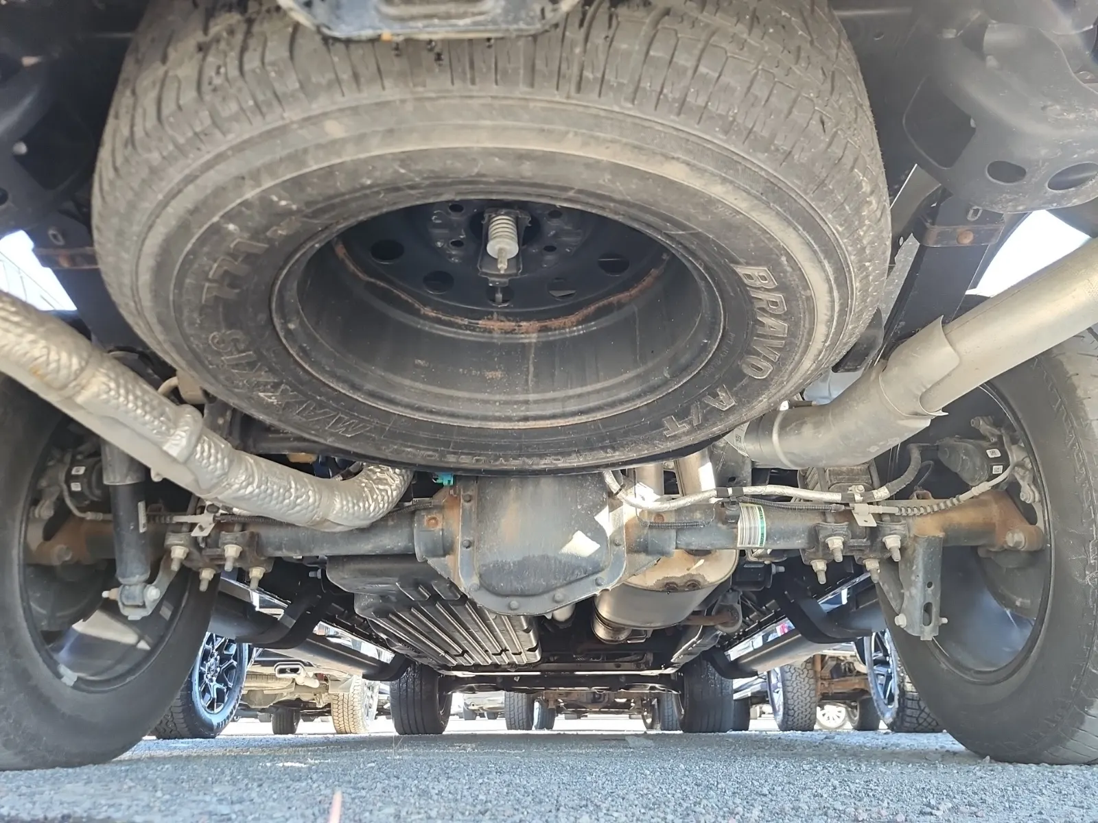 Undercarriage - Rear Photo