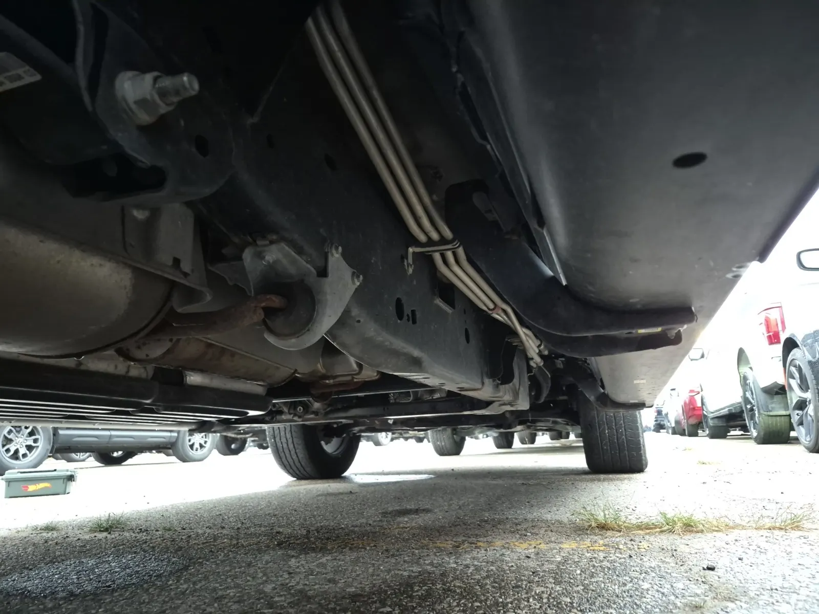Undercarriage - Passenger Photo