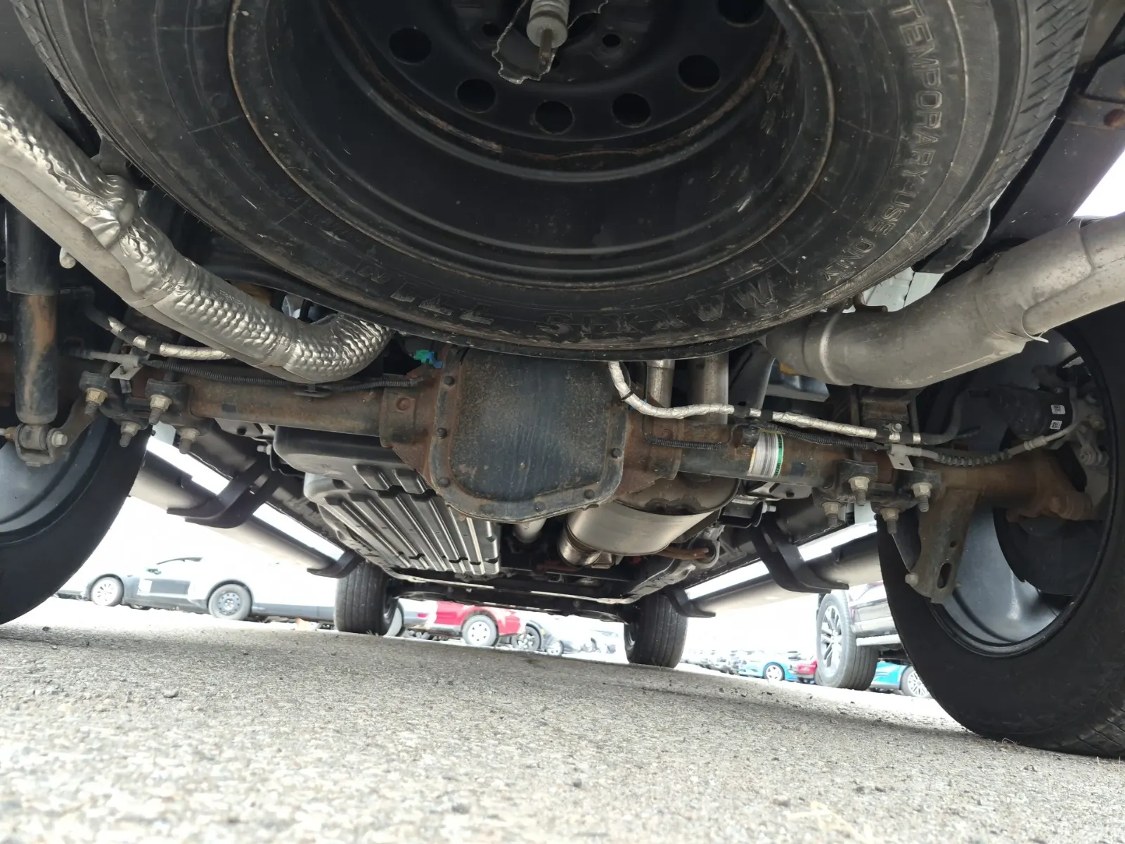 Undercarriage - Rear Photo