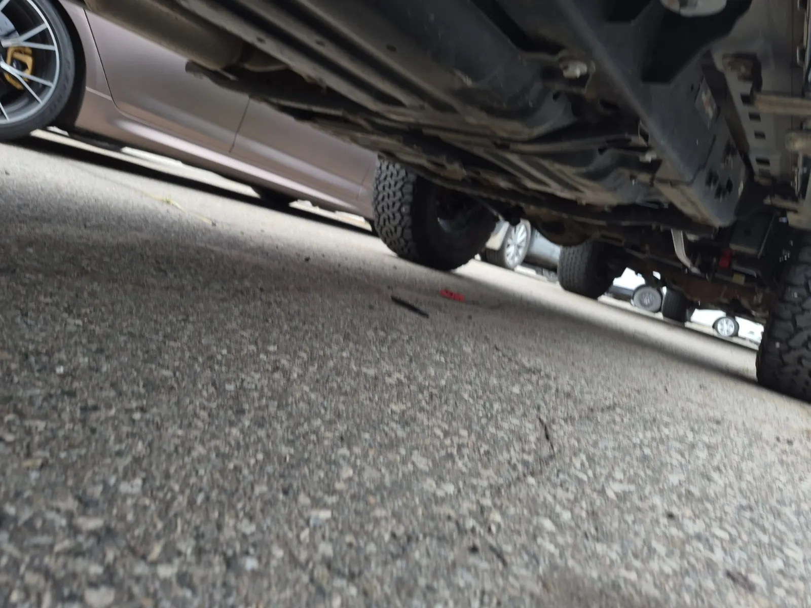 Undercarriage - Passenger Photo