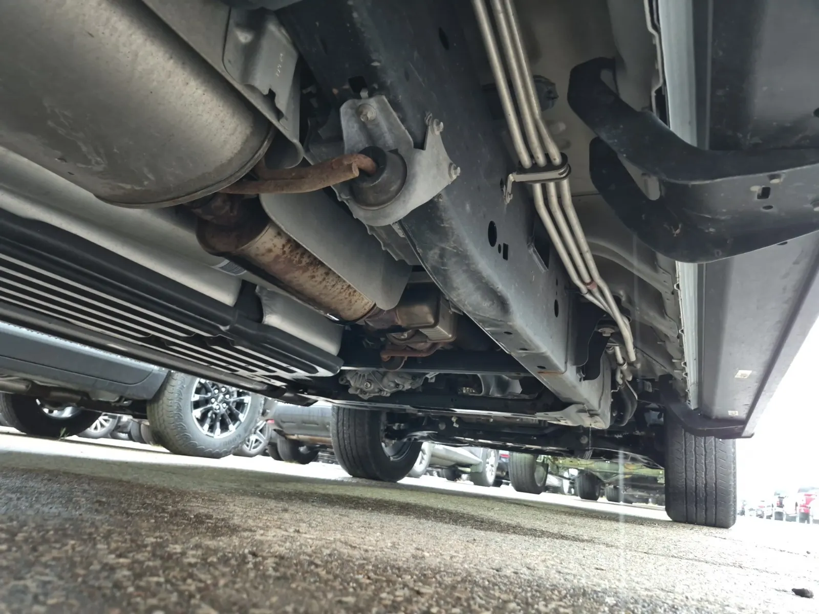 Undercarriage - Passenger Photo