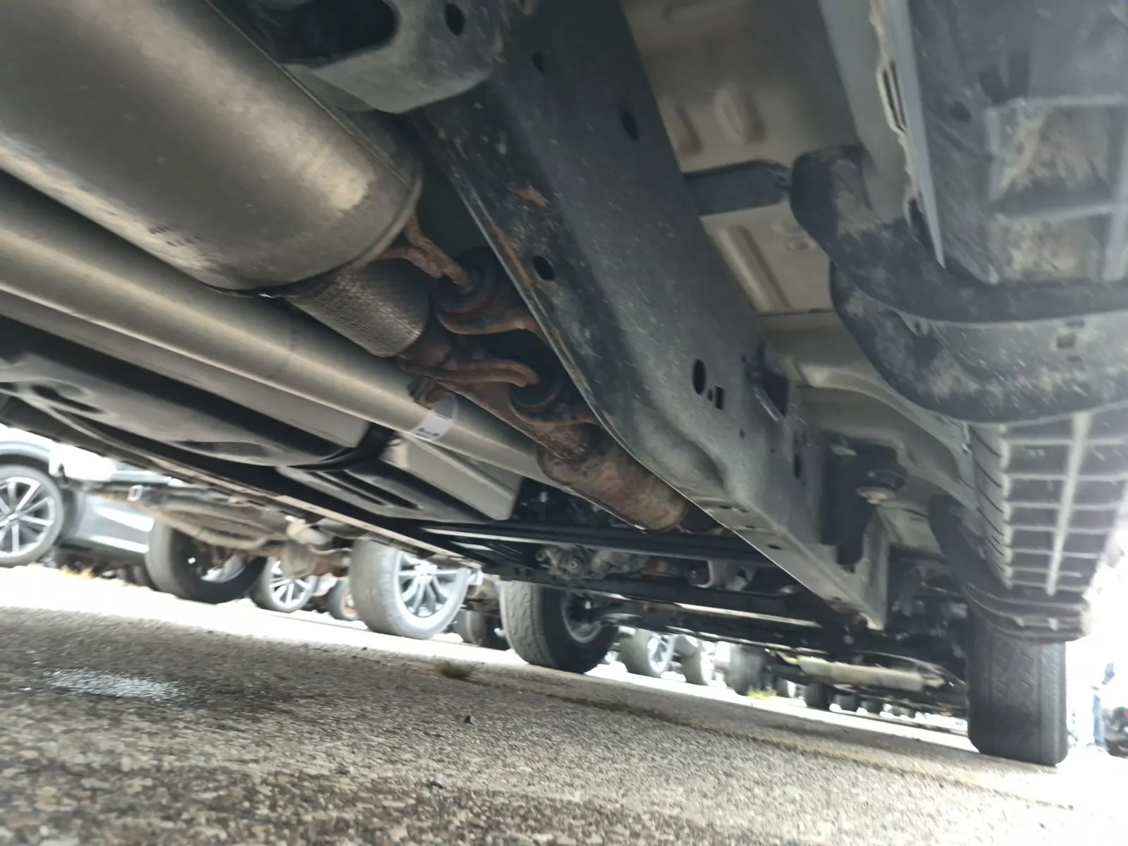 Undercarriage - Passenger Photo