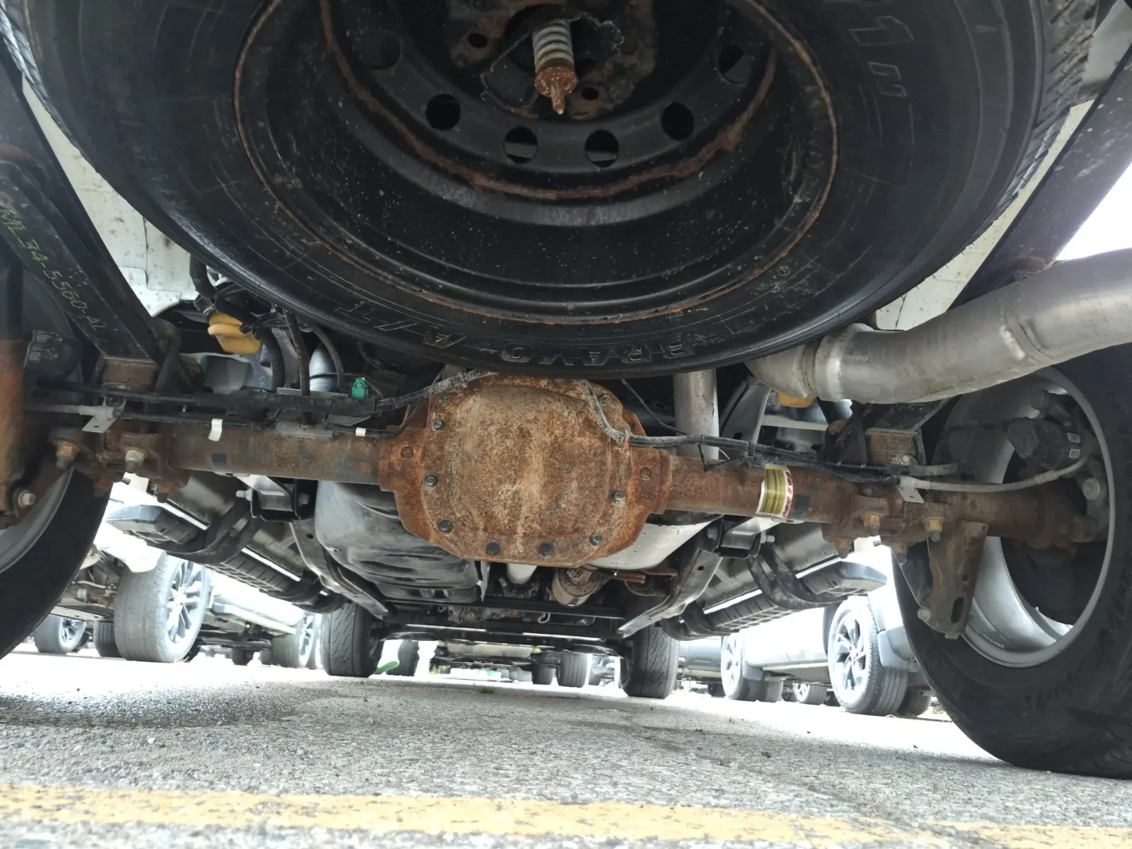 Undercarriage - Rear Photo