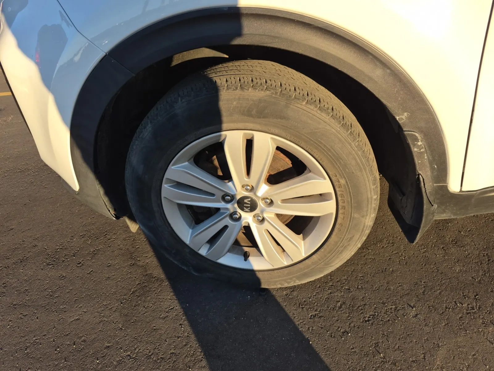 Front driver wheel/tire photo