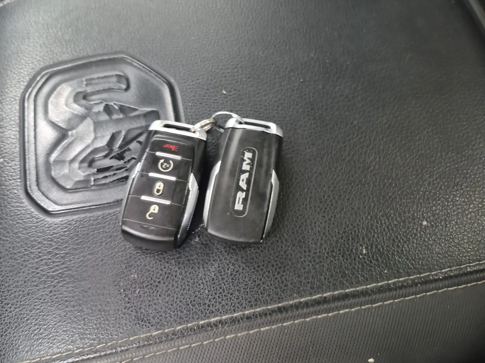Keys/Fobs/Manual Photo