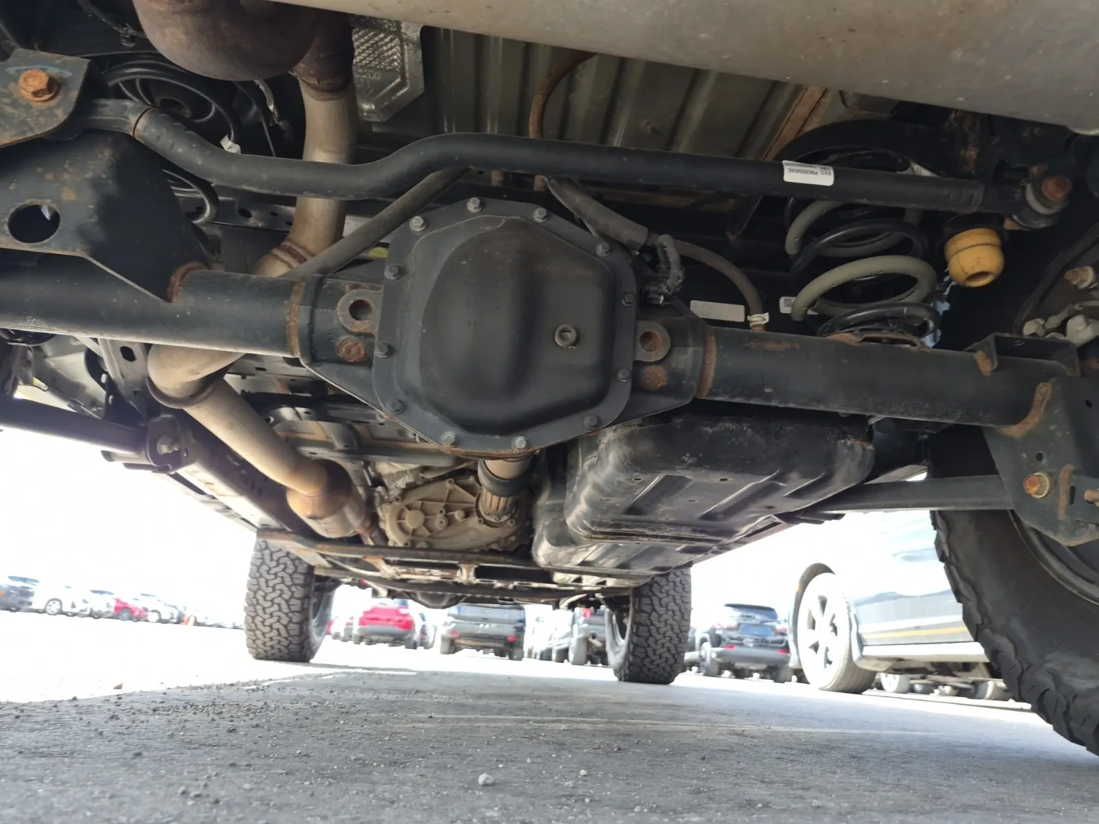 Undercarriage - Rear Photo