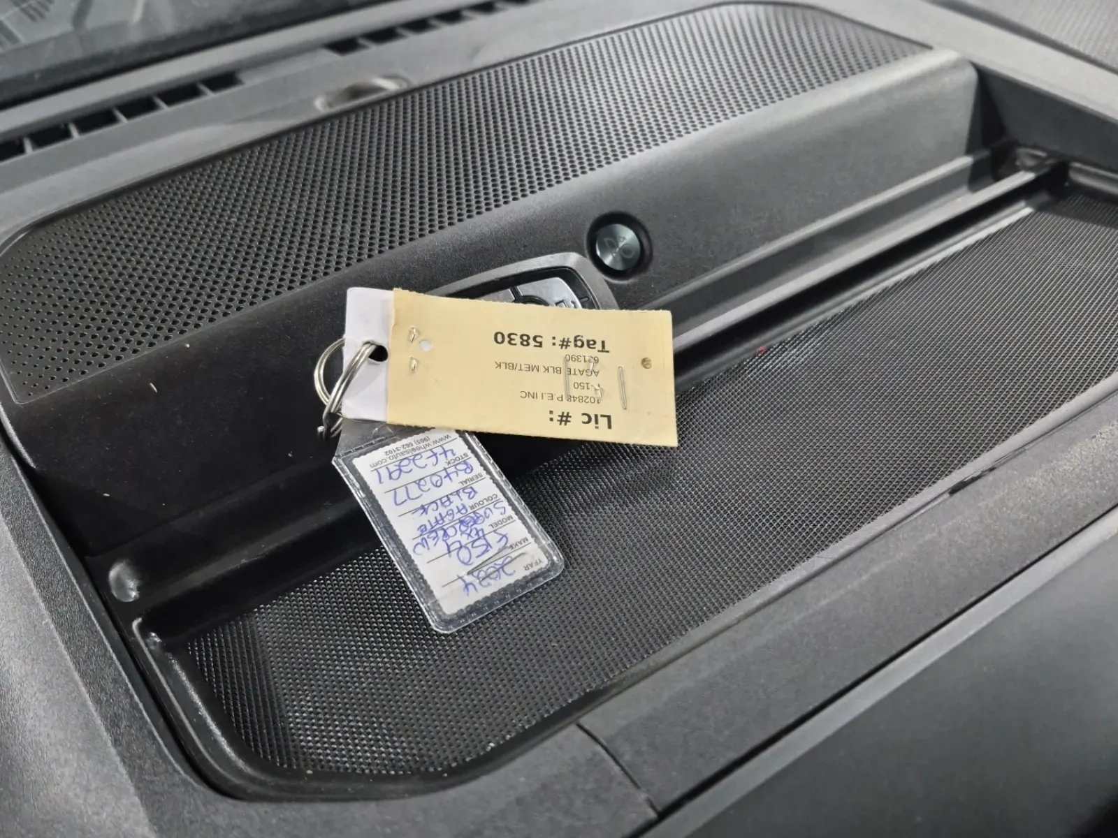 Keys/Fobs/Manual Photo