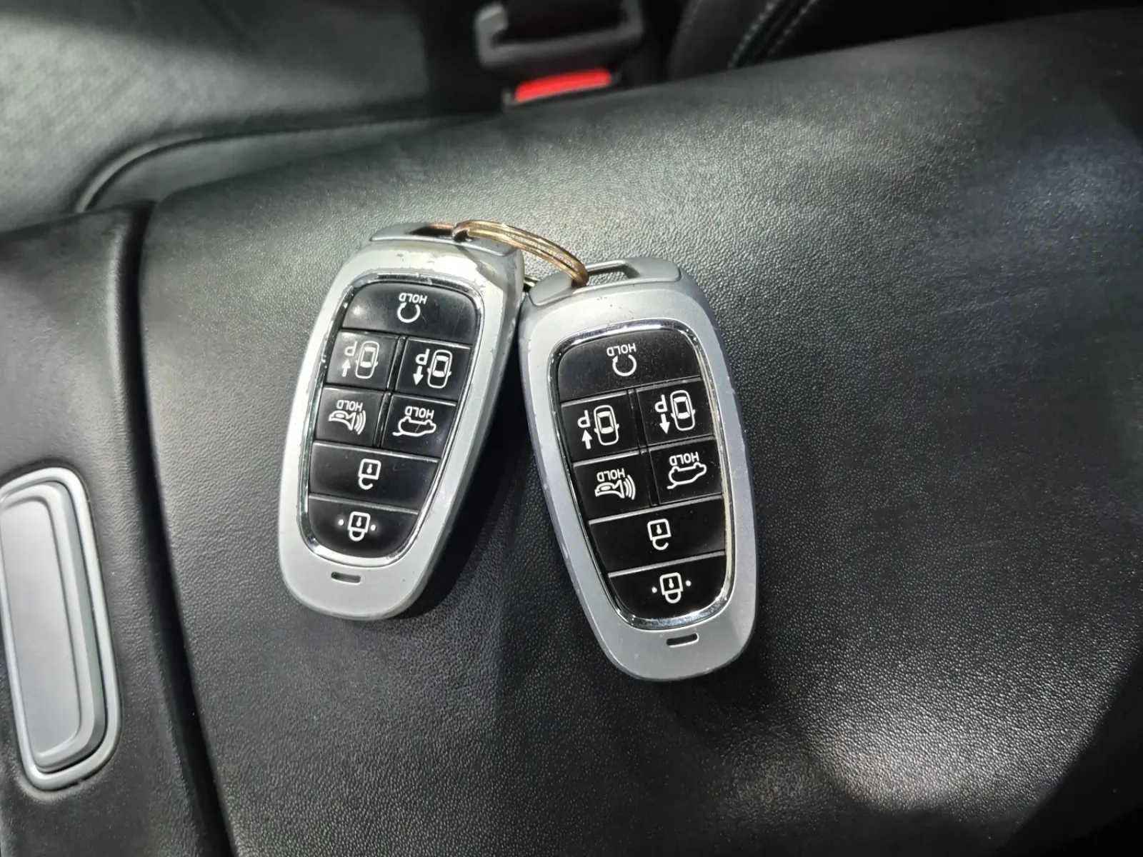 Keys/Fobs/Manual Photo