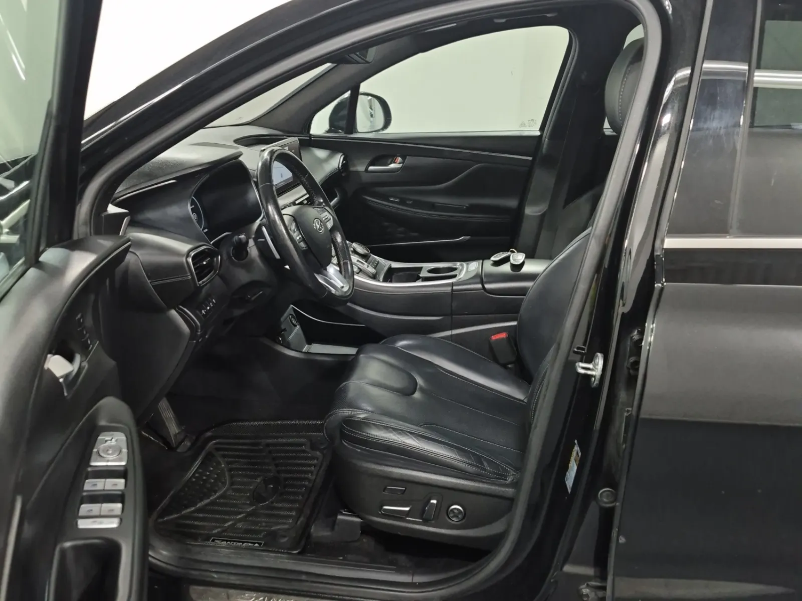 Front Interior Photo