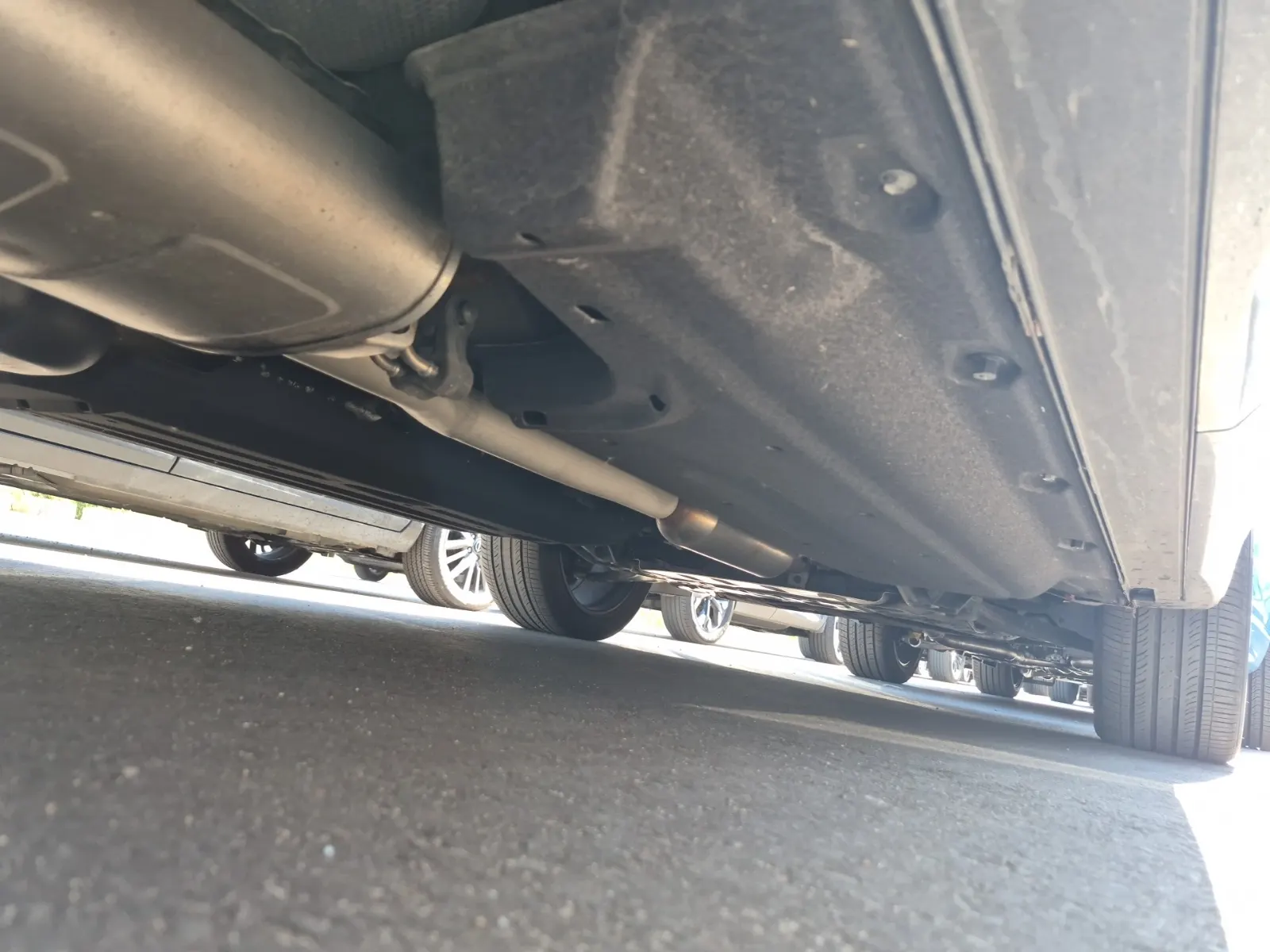 Undercarriage - Passenger Photo
