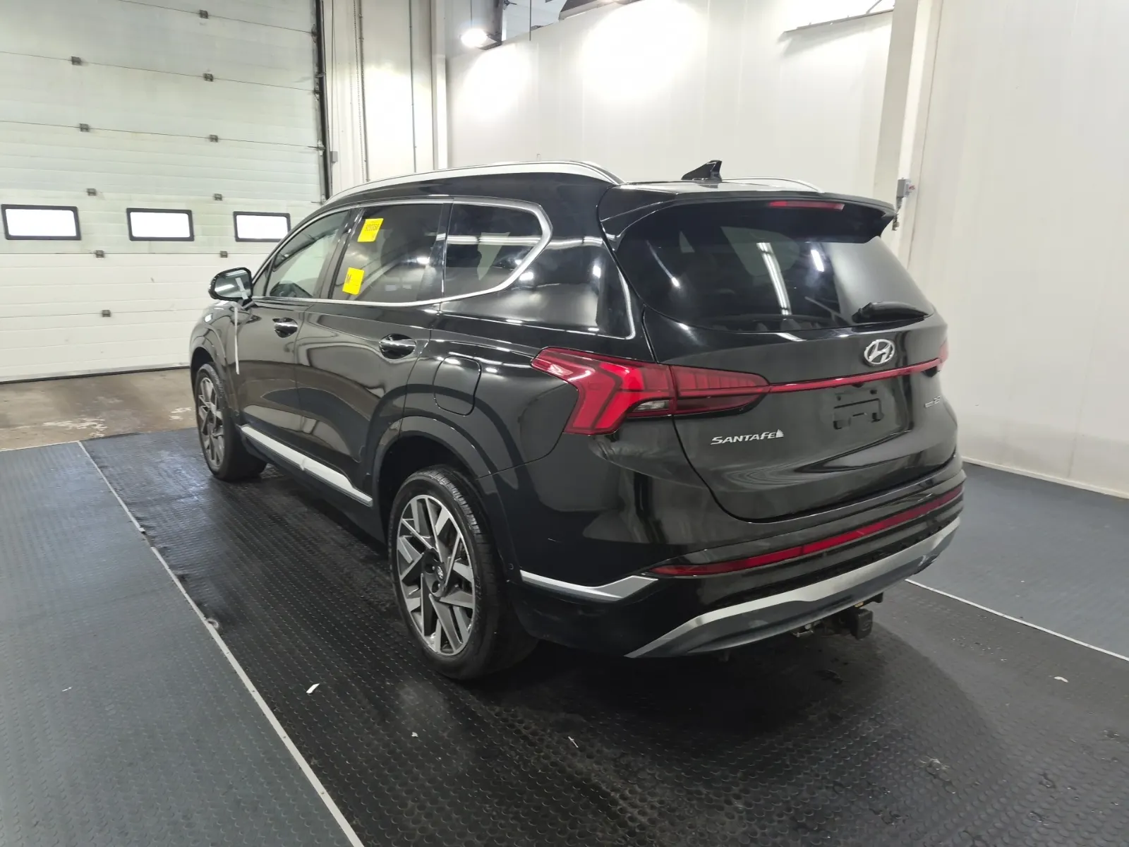 Driver Rear 3/4 Photo
