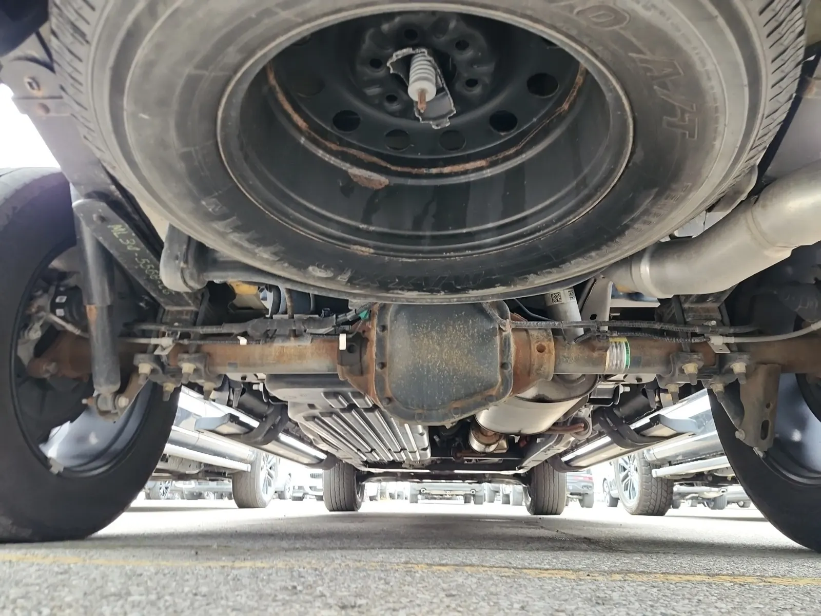 Undercarriage - Rear Photo