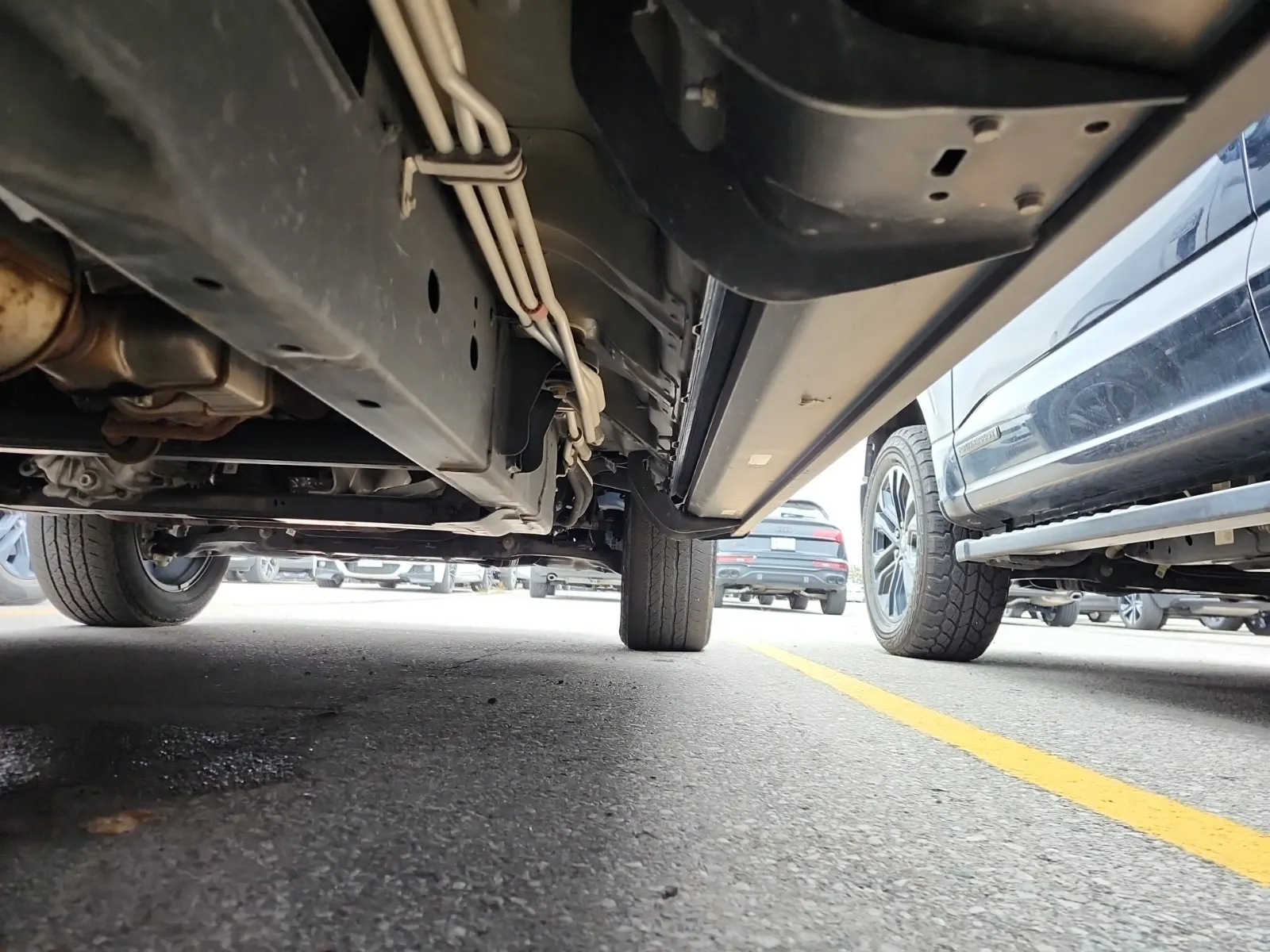 Undercarriage - Passenger Photo