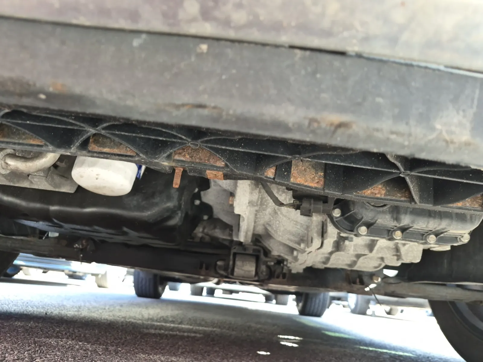 Undercarriage - Front Photo
