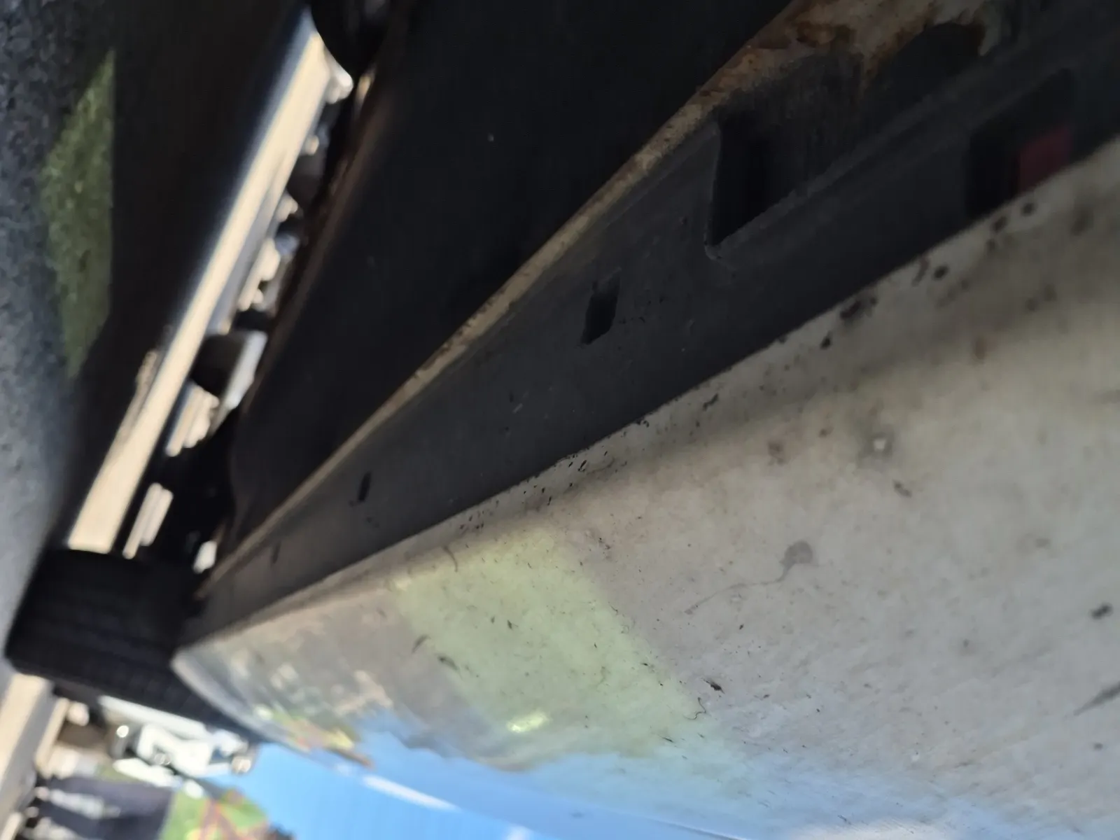 Undercarriage - Driver Photo