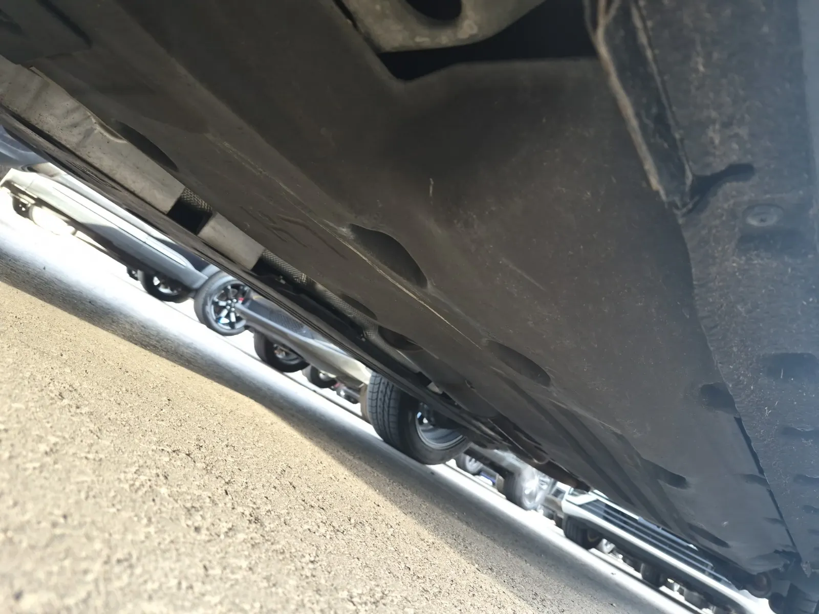 Undercarriage - Driver Photo